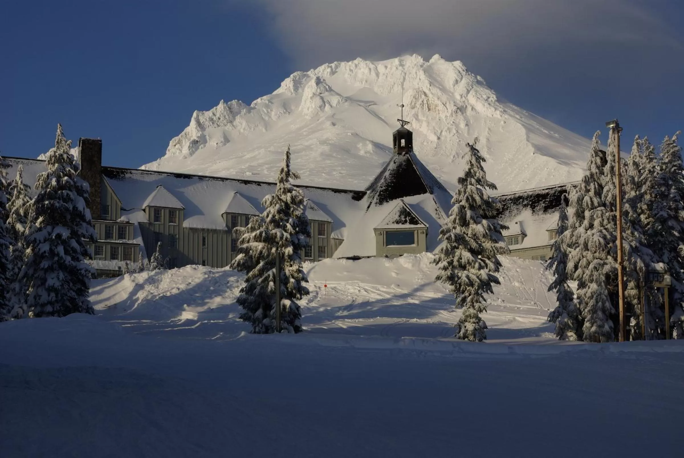 Facade/entrance in Timberline Lodge