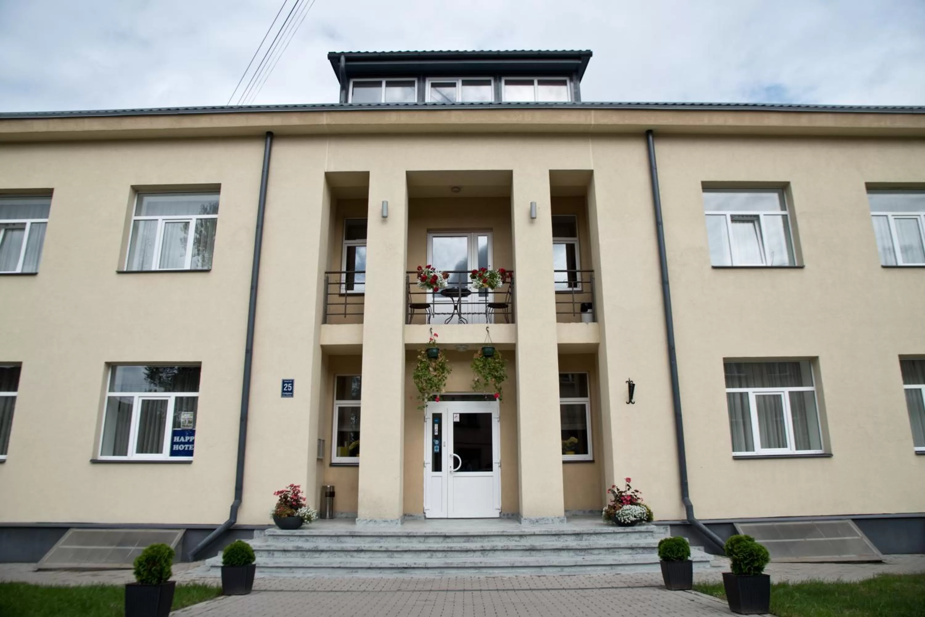 Facade/entrance in Happy Hotel