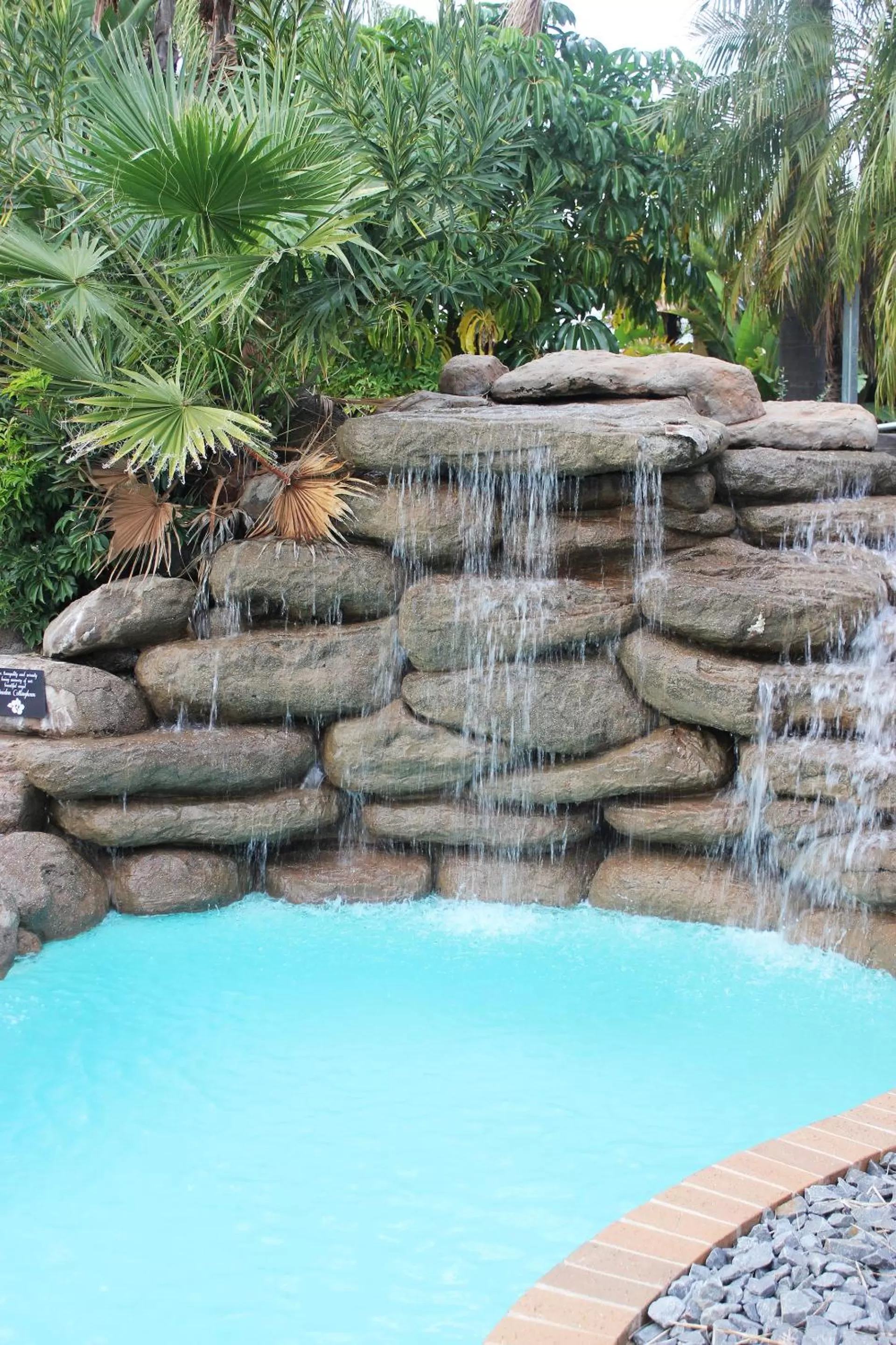 Swimming pool in Swan Hill Resort