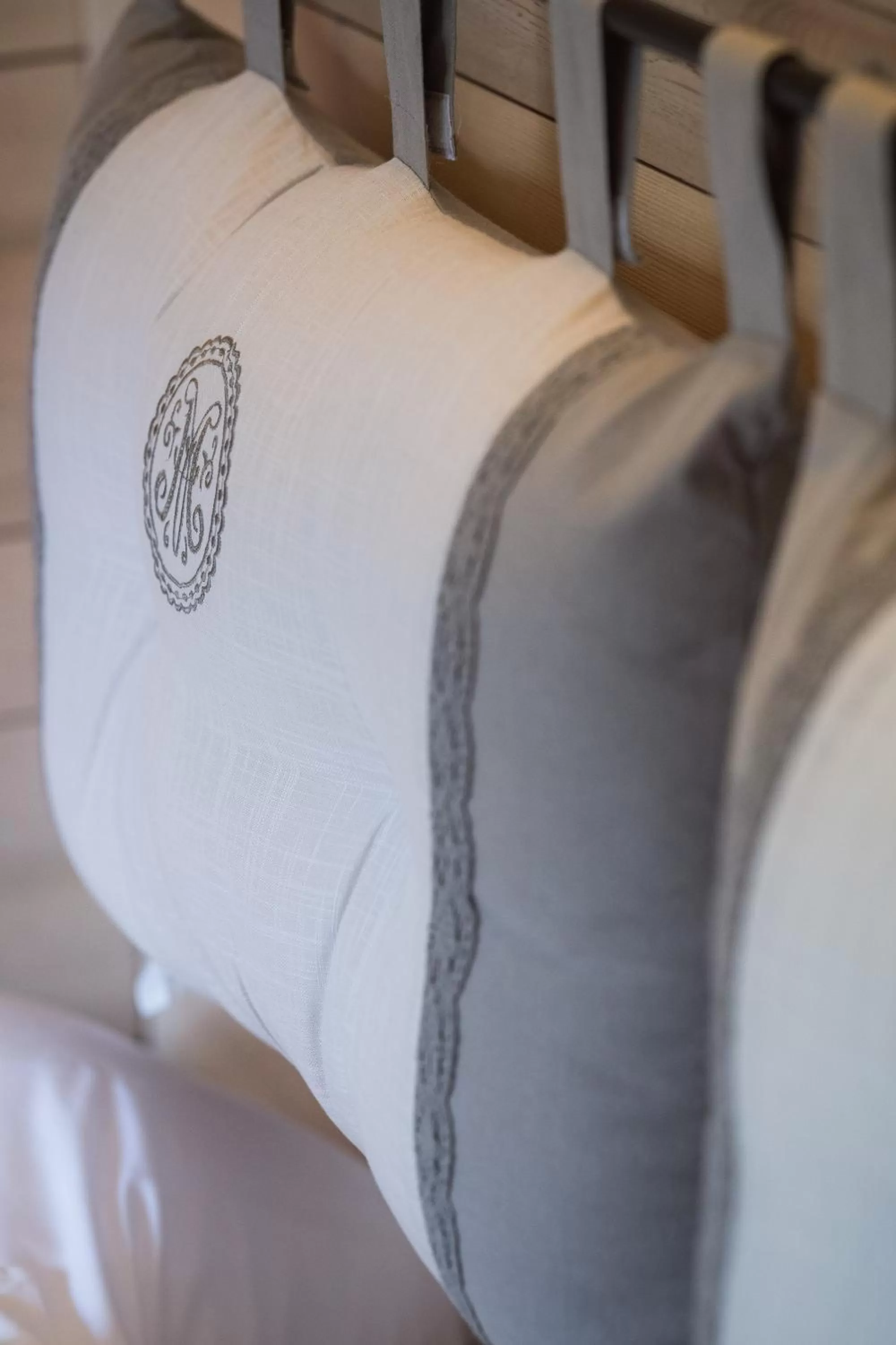 Decorative detail, Bed in Hôtel La Montagne