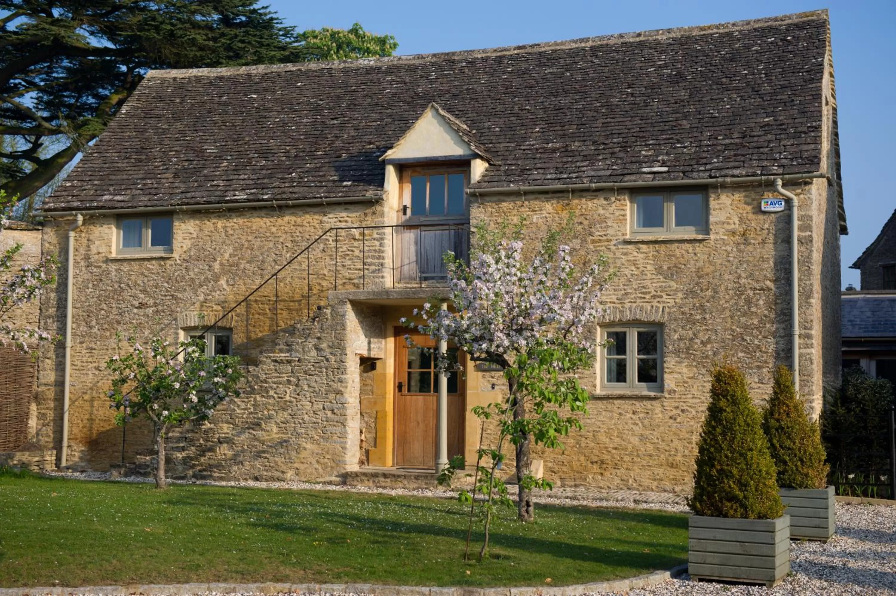 Facade/entrance in Thyme