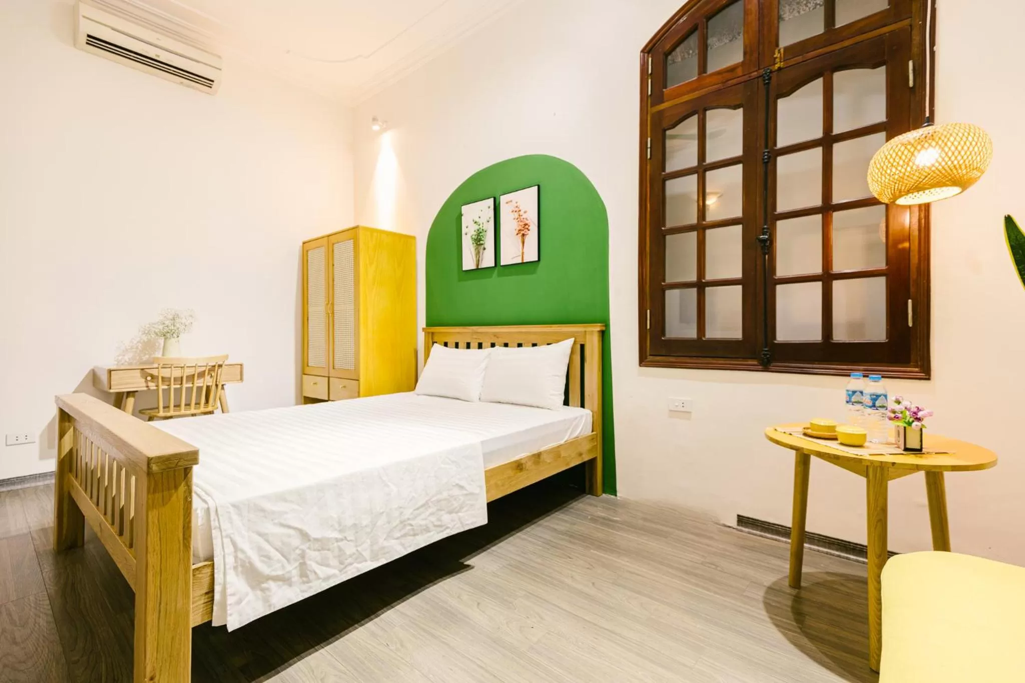 Photo of the whole room, Bed in Eden Westlake Hotel