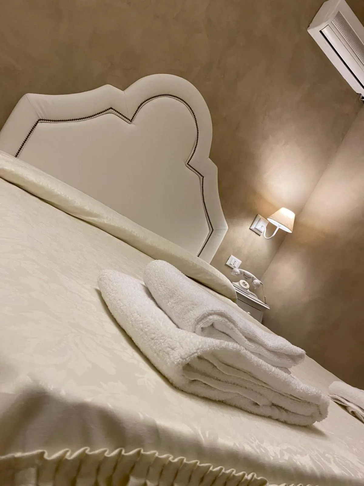 Bedroom, Bed in Boutique Hotel Calais Milano