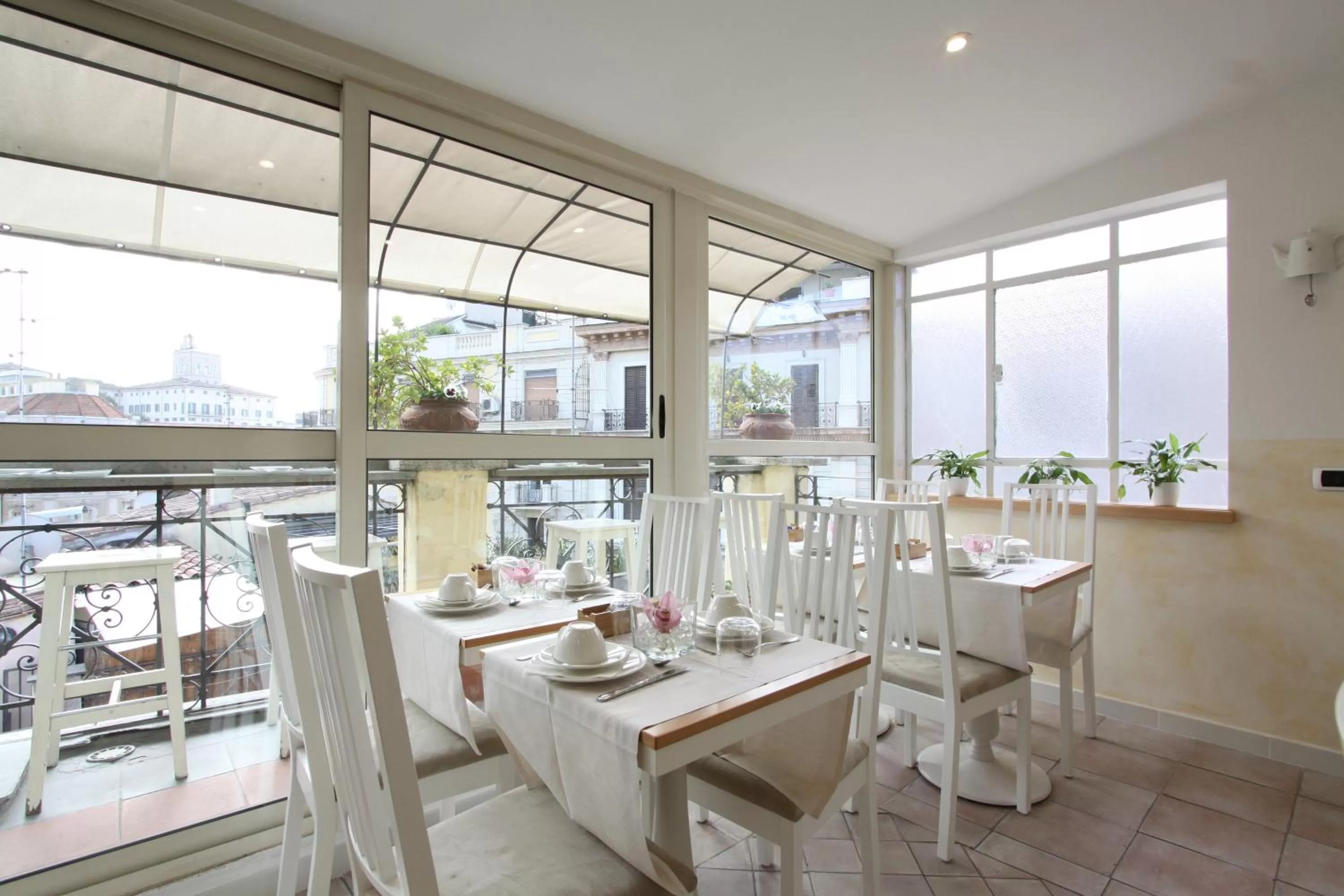 Restaurant/places to eat in Hotel La Fenice