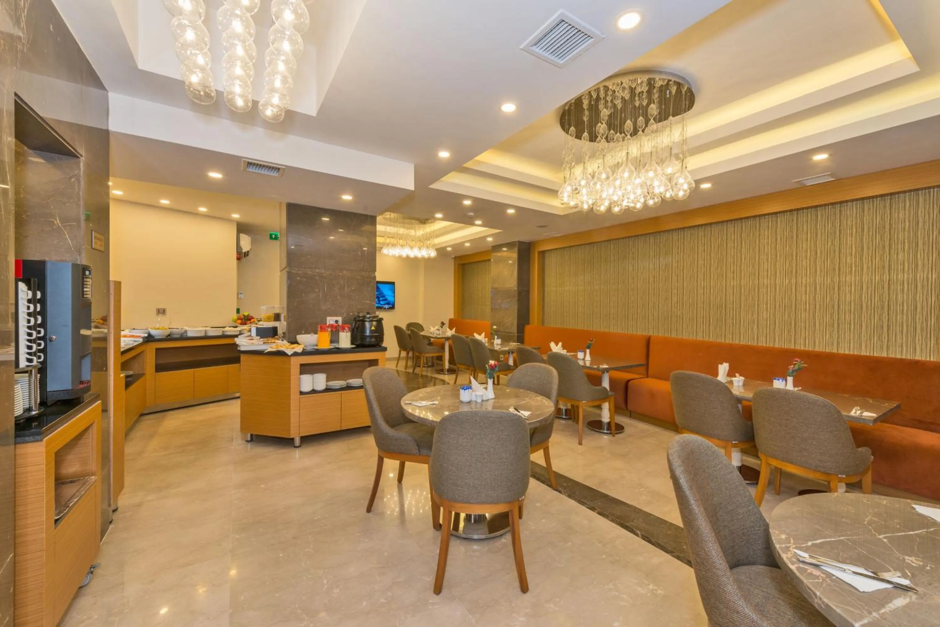 Restaurant/places to eat in Bisetun Hotel