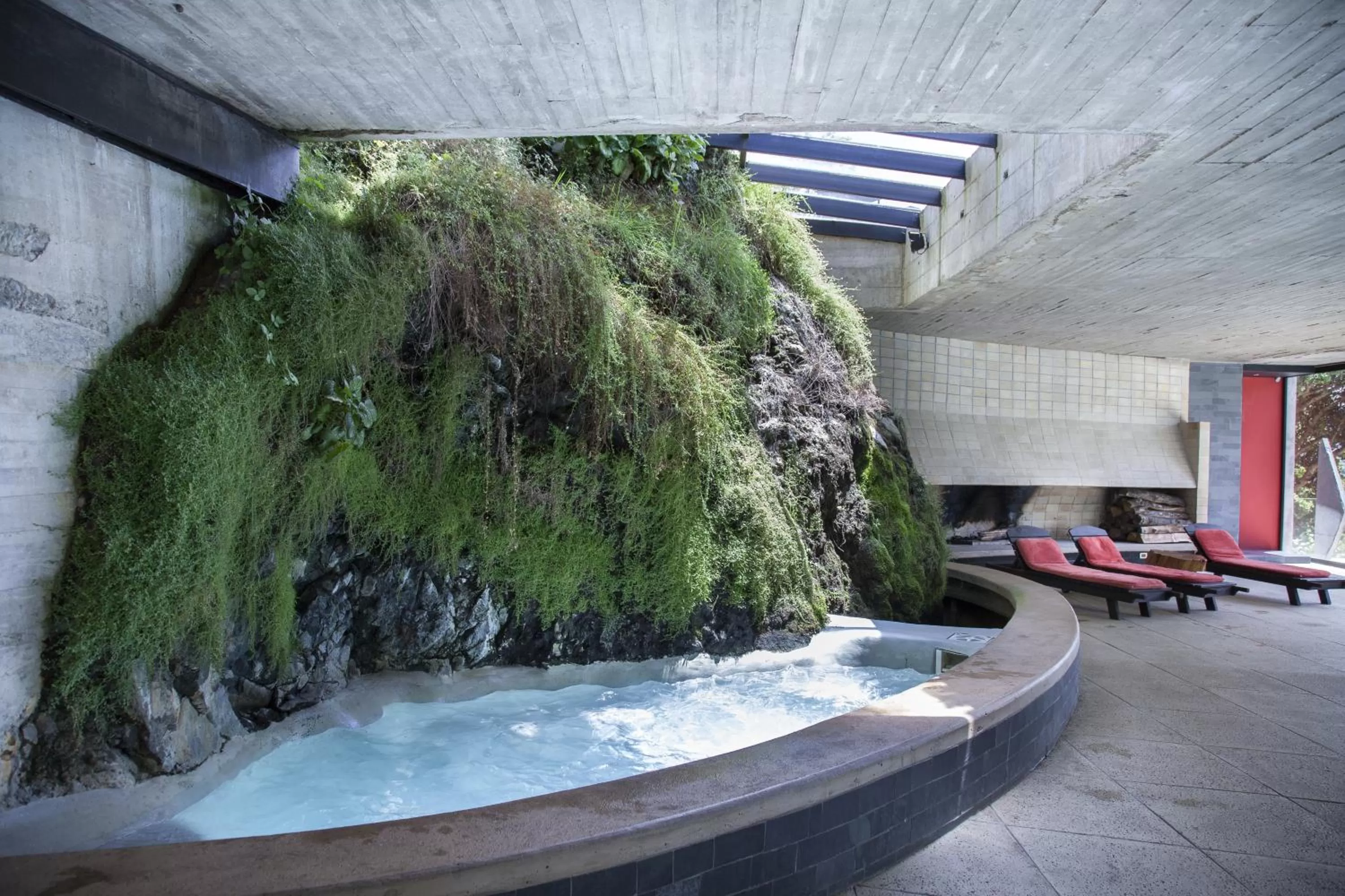 Spa and wellness centre/facilities, Swimming Pool in Hotel Antumalal