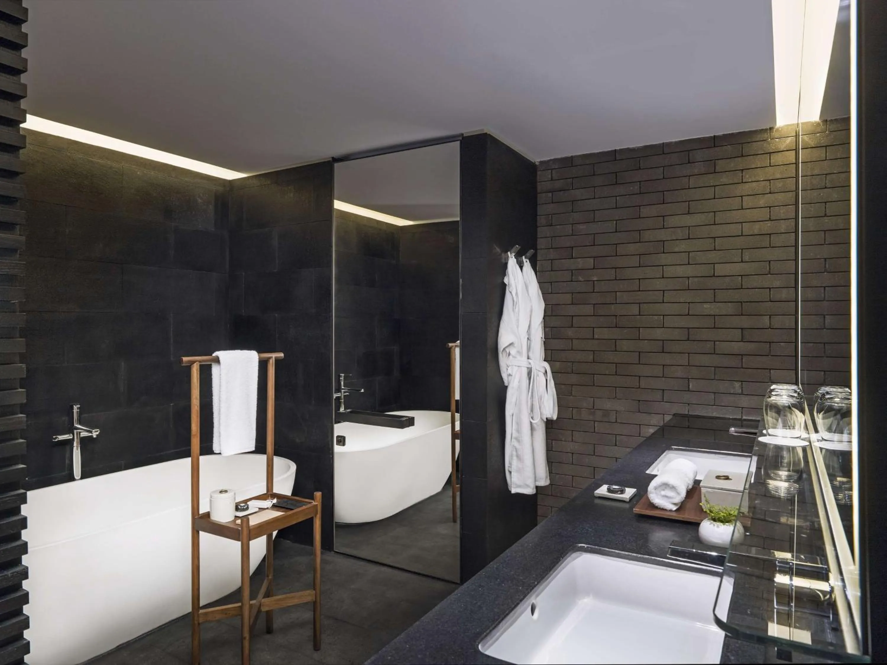 Bathroom, Bed in Upper House Chengdu