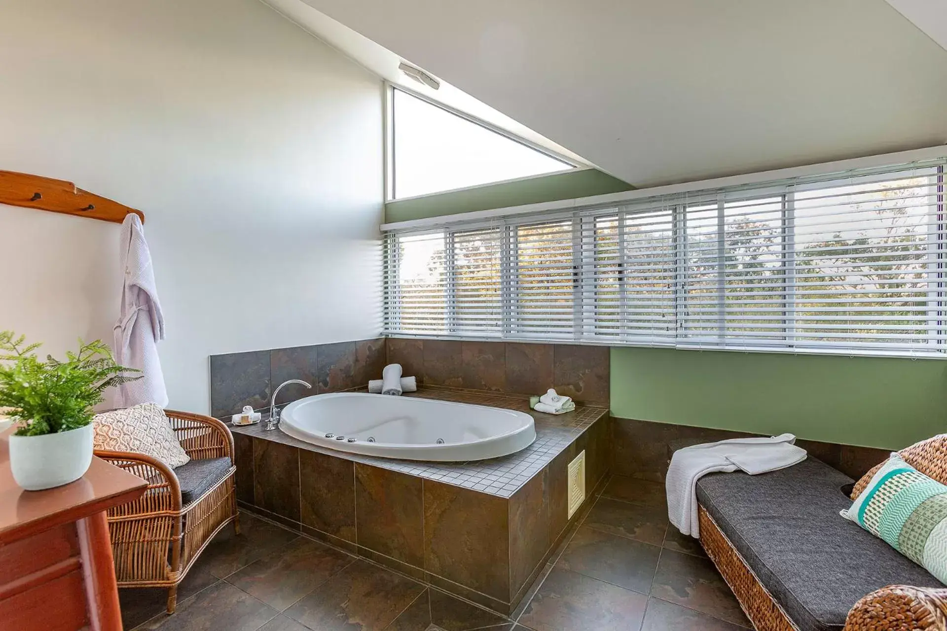 Two-Bedroom Apartment with Spa Bath in Prideau's of Margaret River Two-Bedroom Apartment with Spa Bath in Prideau's of Margaret River