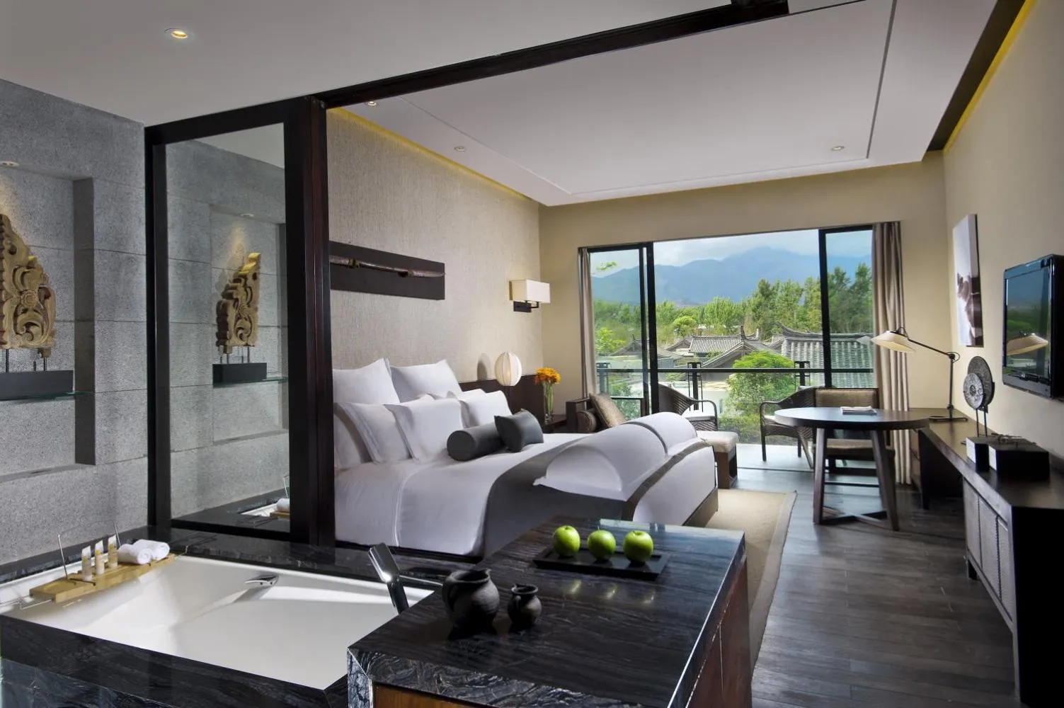 Bedroom in Pullman Lijiang Resort & Spa