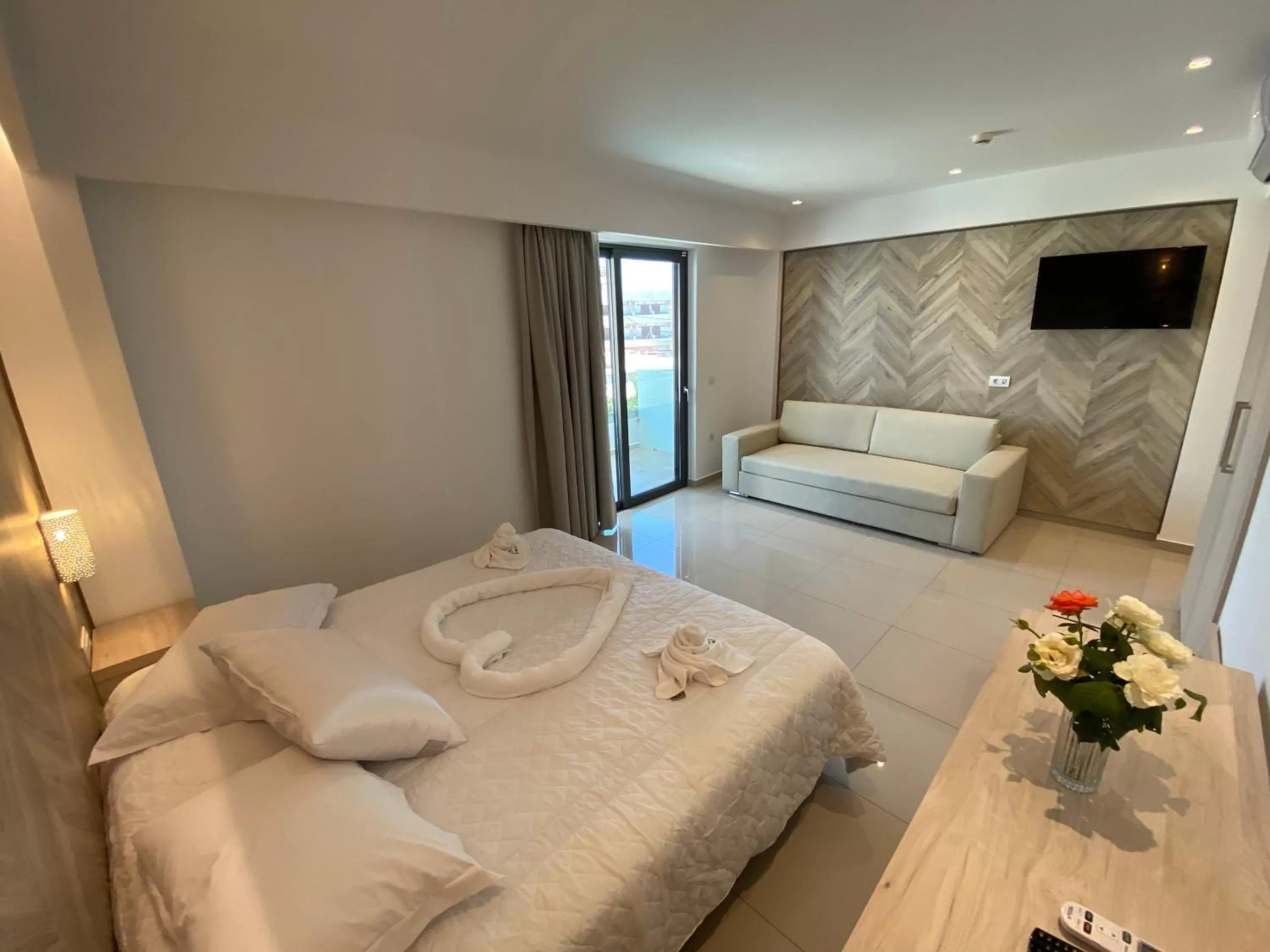 TV and multimedia, Bed in Agrelli Hotel & Suites