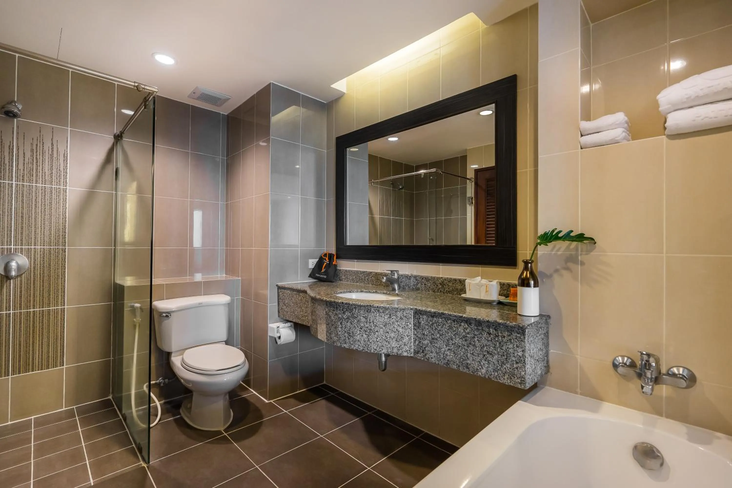 Toilet in Hotel J Pattaya