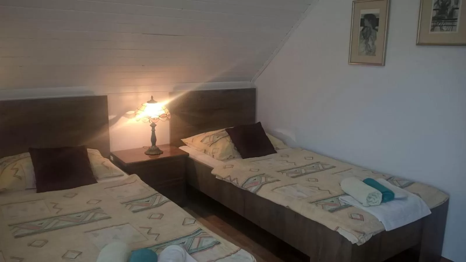 Bed in Apartment & Rooms Miboti