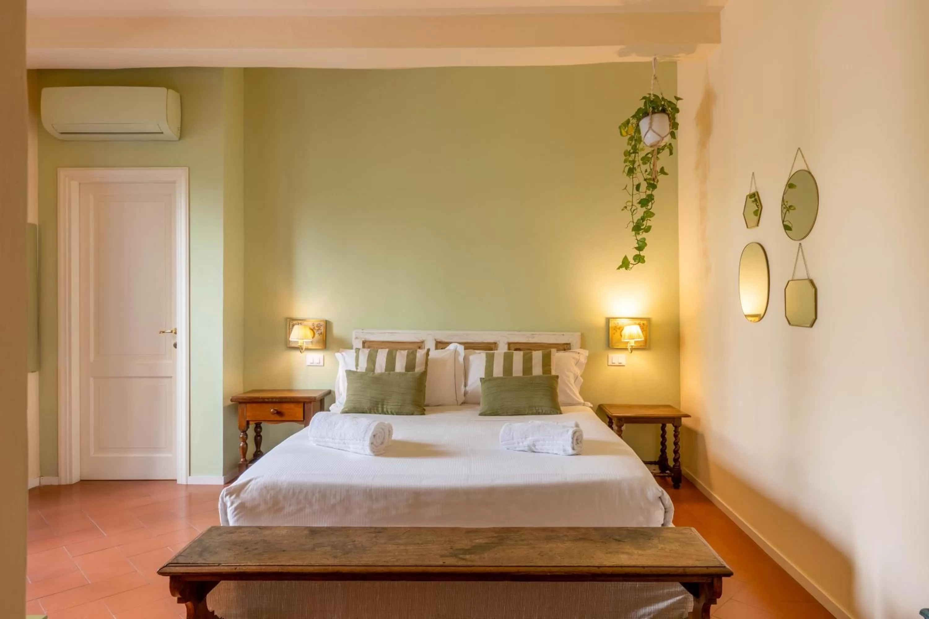 Bedroom, Bed in Secret Garden Firenze B&B