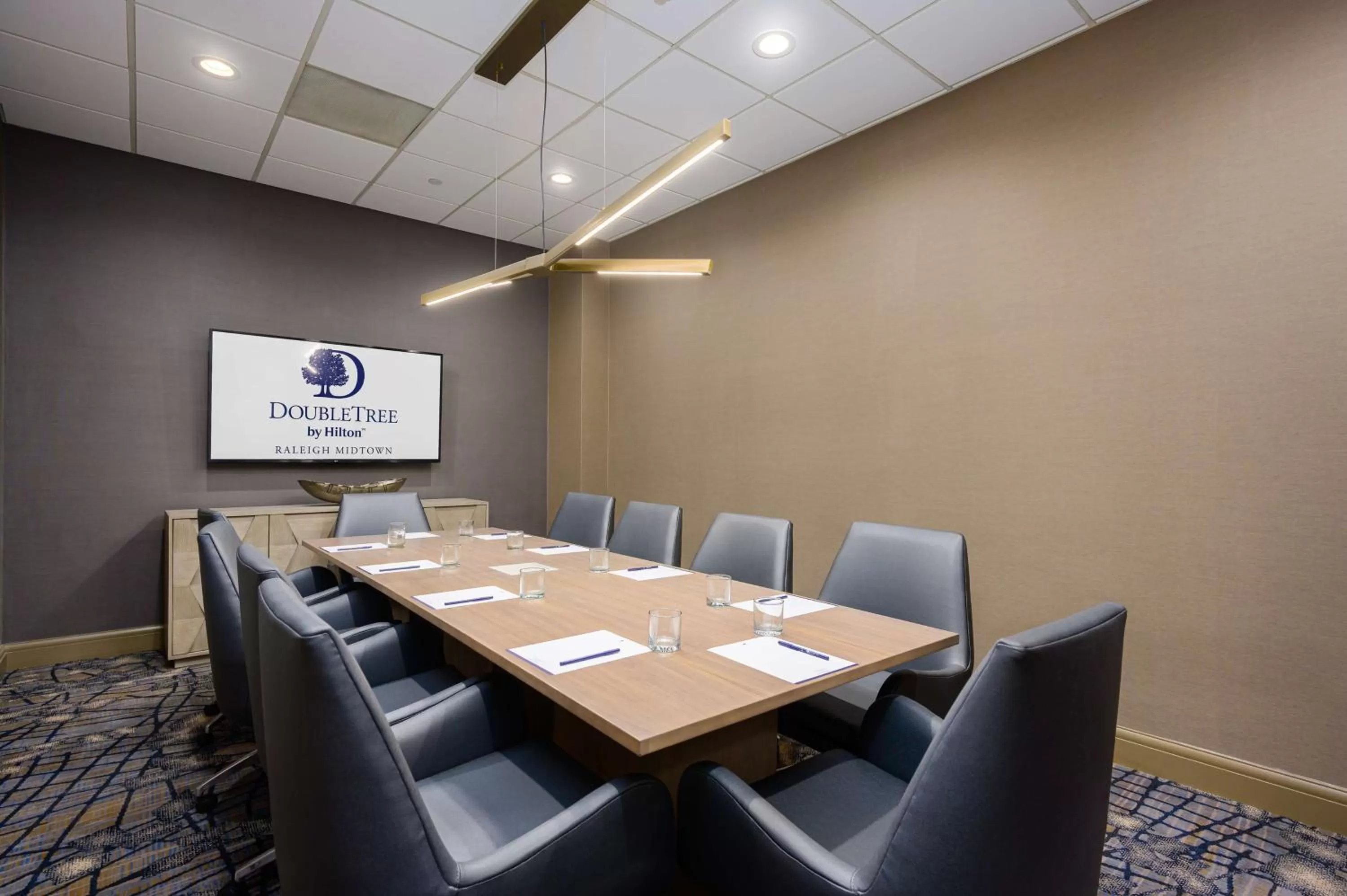 Meeting/conference room in DoubleTree by Hilton Raleigh Midtown, NC