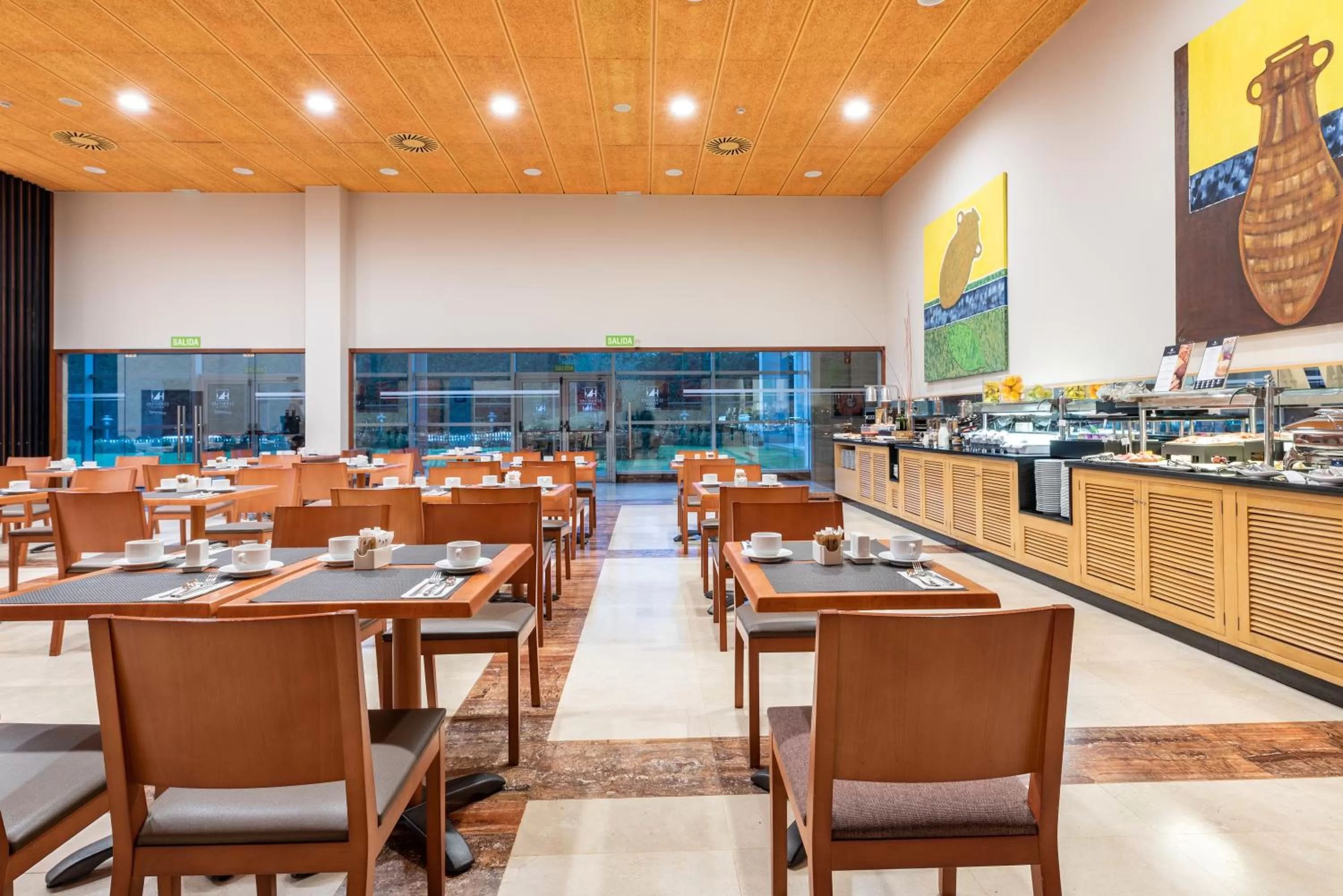 Lounge or bar in Eurostars San Lazaro