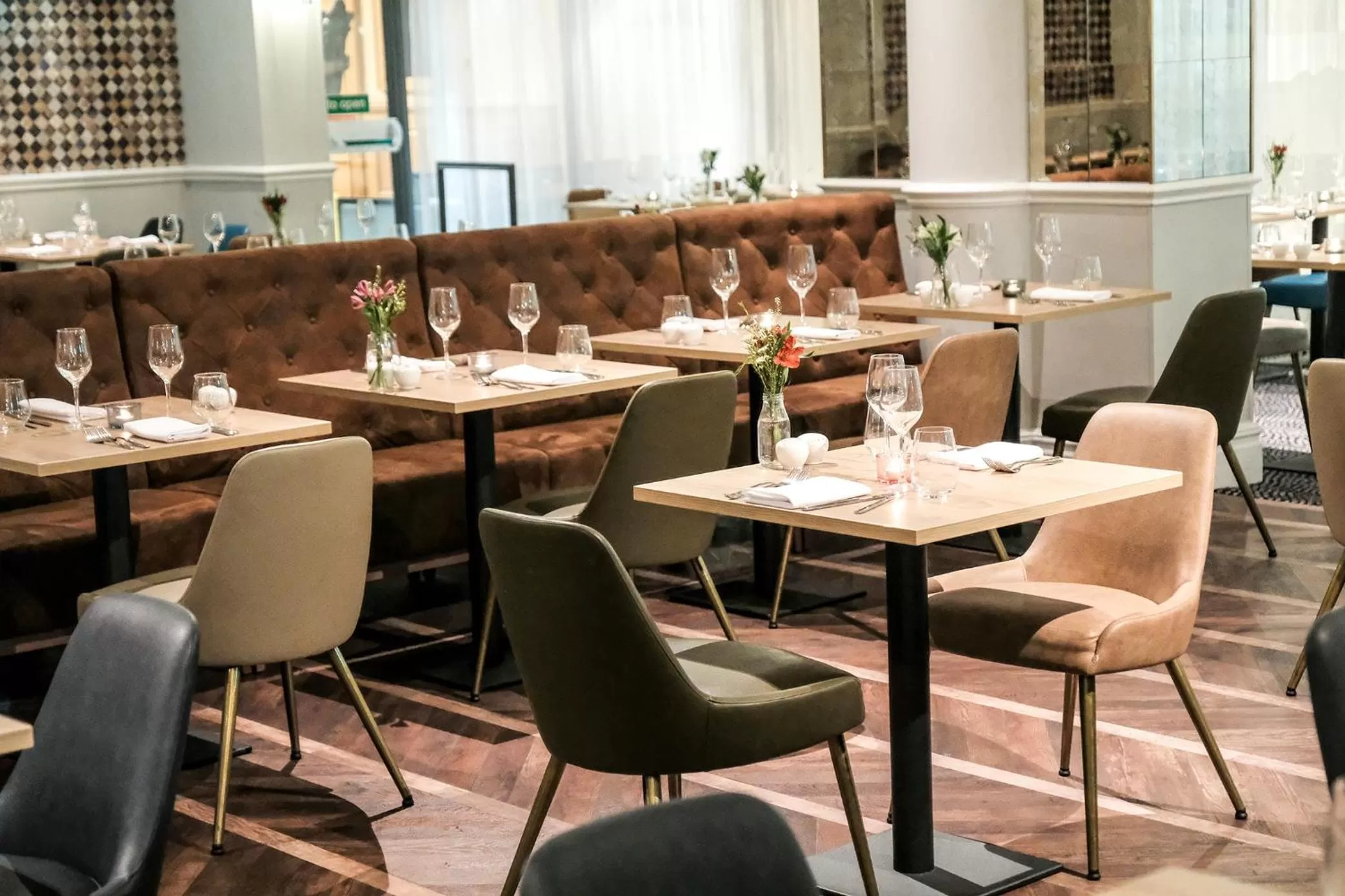 Restaurant/places to eat in The Queen at Chester Hotel, BW Premier Collection