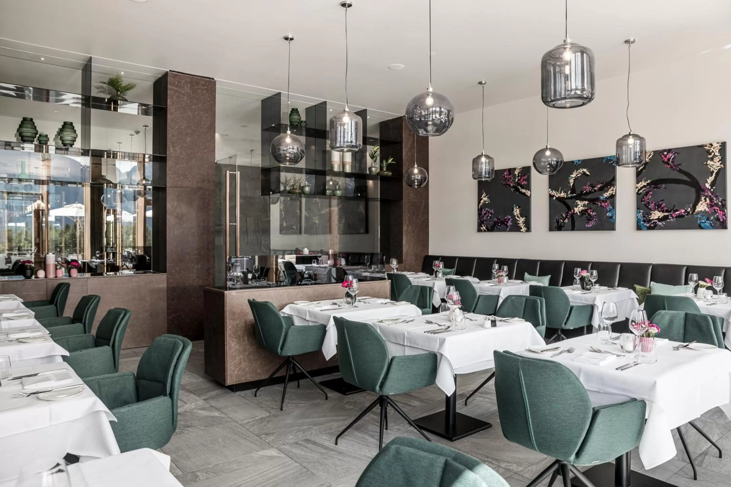 Restaurant/places to eat in NIDUM - Casual Luxury Hotel