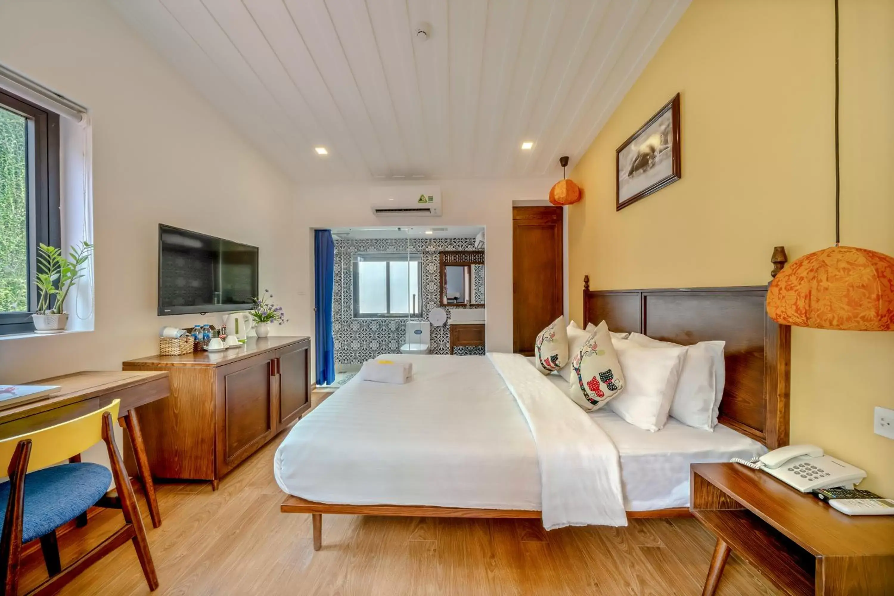 Deluxe Queen Room in Son Trang Hotel Hoi An Deluxe Queen Room in Son Trang Hotel Hoi An