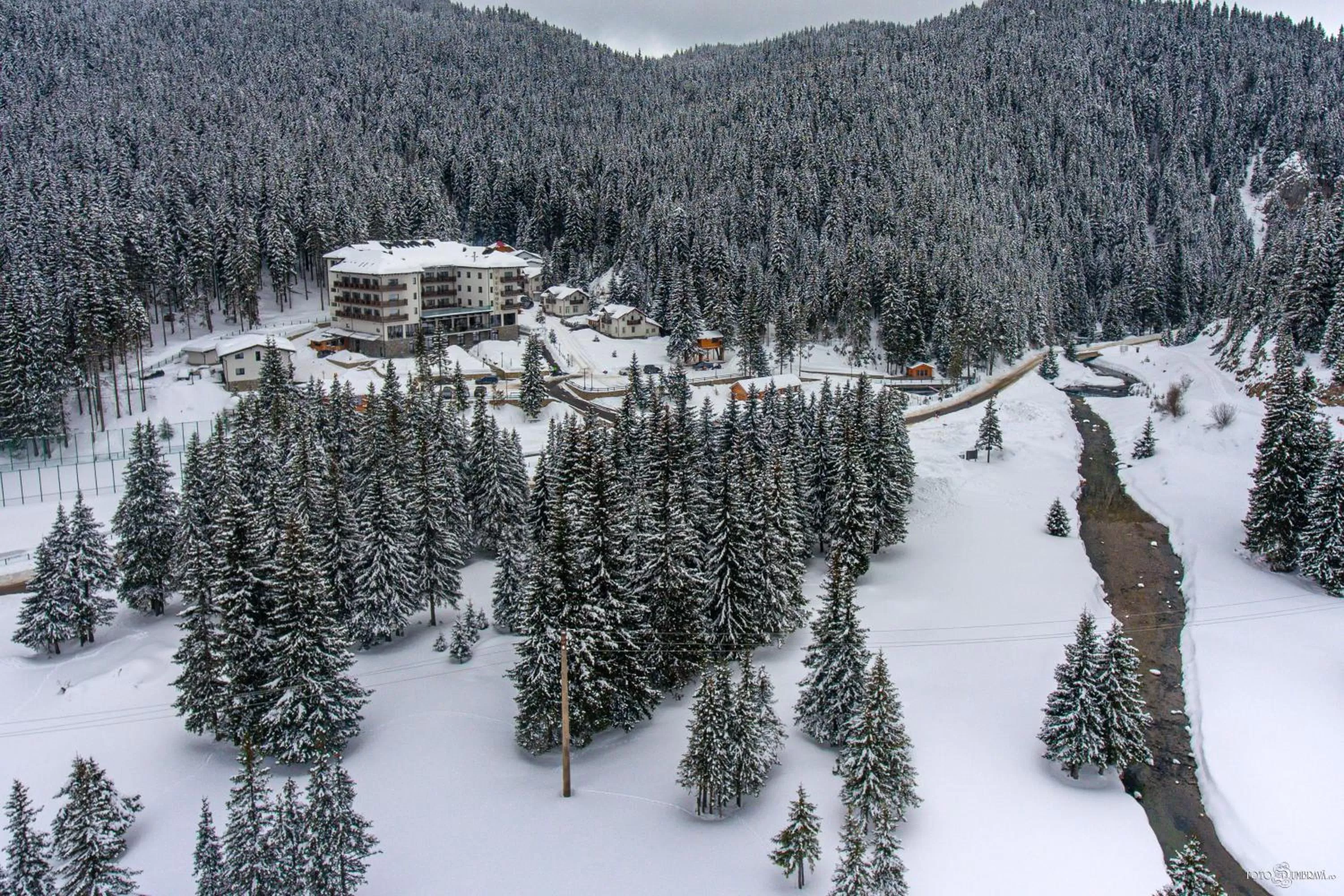 Property building in Hotel Belmont & Spa