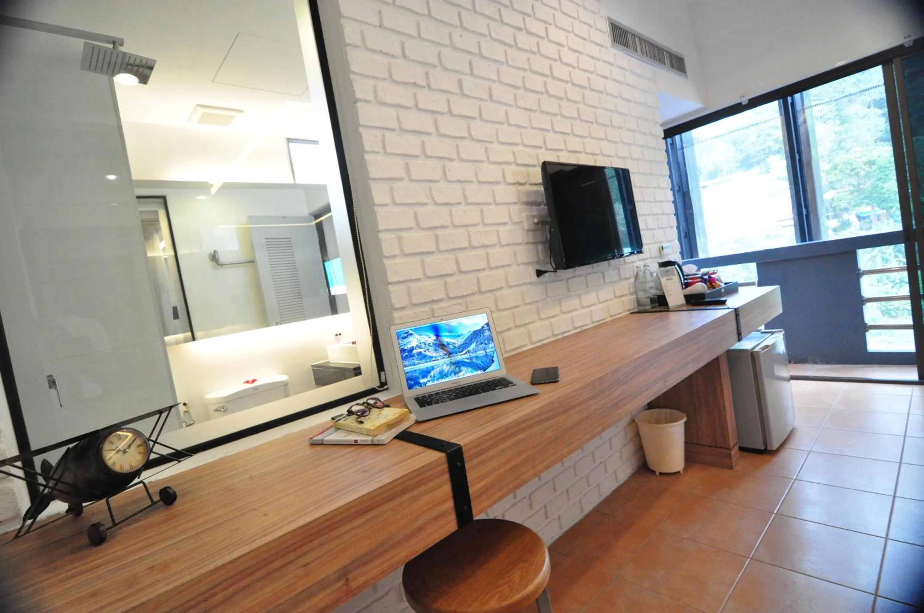 TV and multimedia in Forty Winks Phuket Hotel