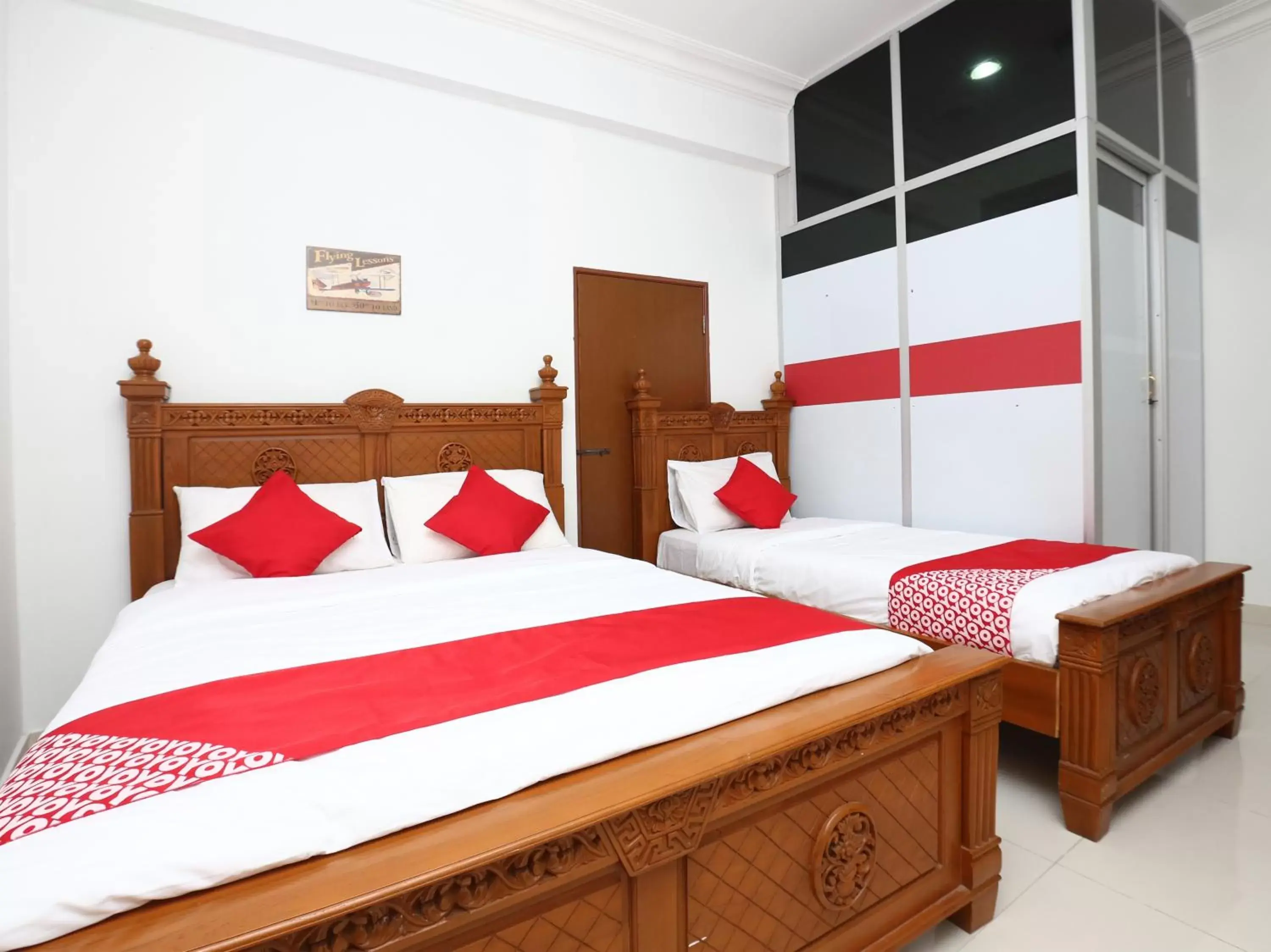 Standard Triple Room in OYO 89435 Nusantara Group Hotel Standard Triple Room in OYO 89435 Nusantara Group Hotel