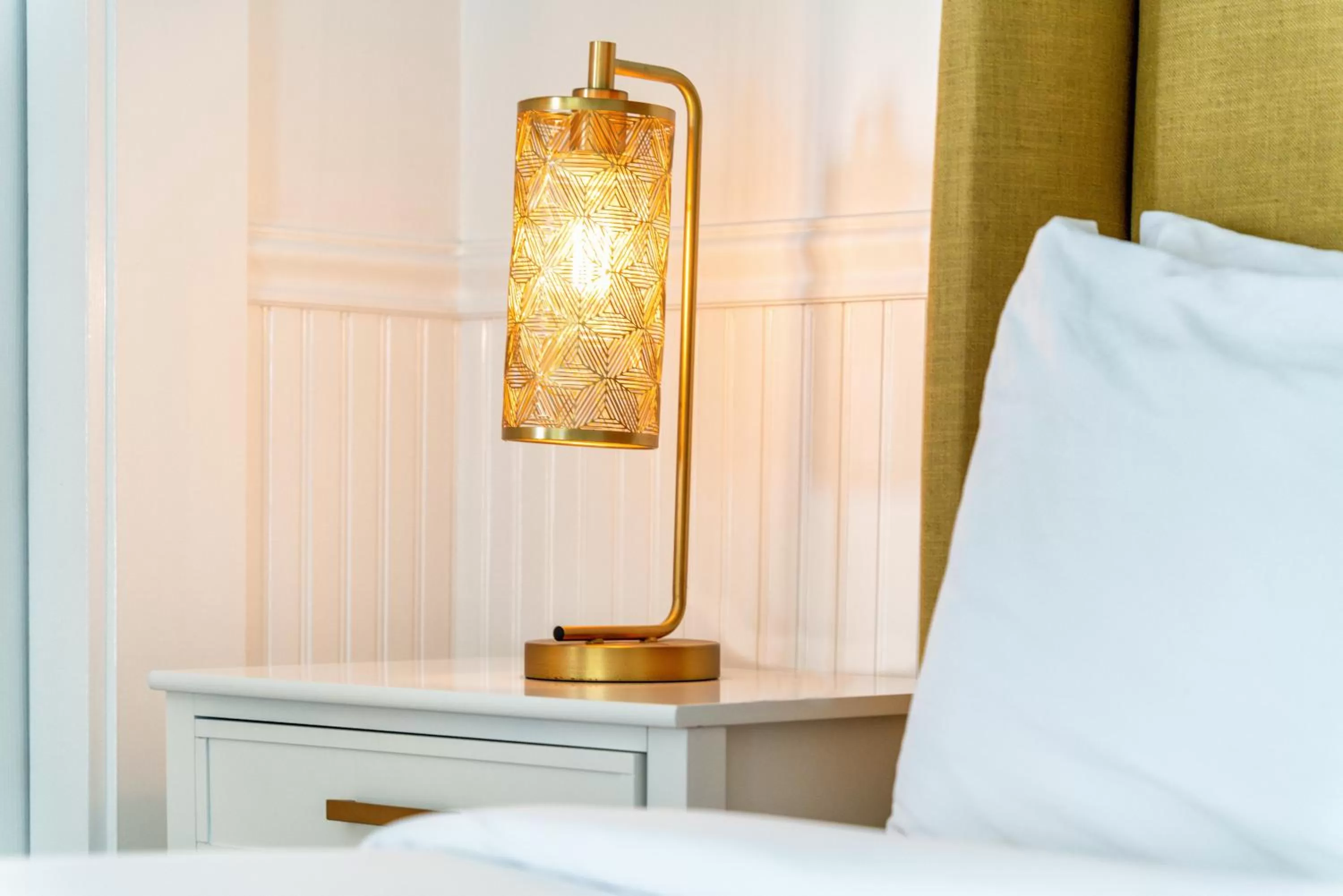 Bed in Agate Cove Inn