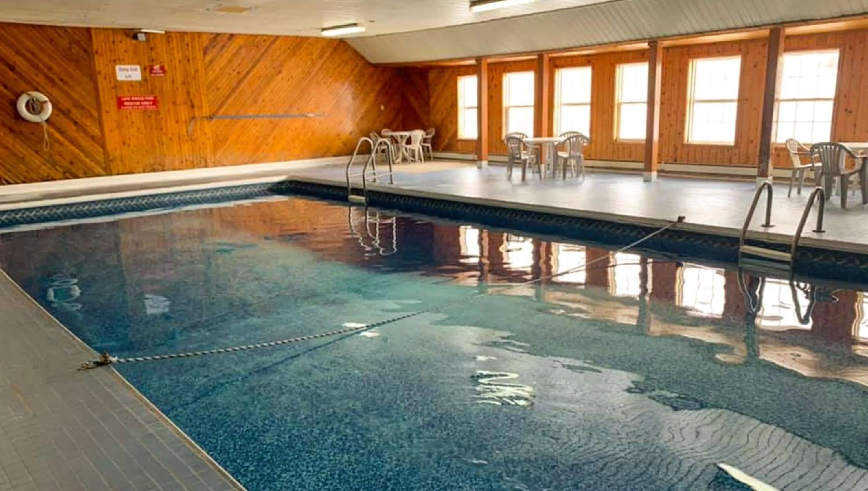 Swimming pool in Traveller's Inn Prince Edward Island
