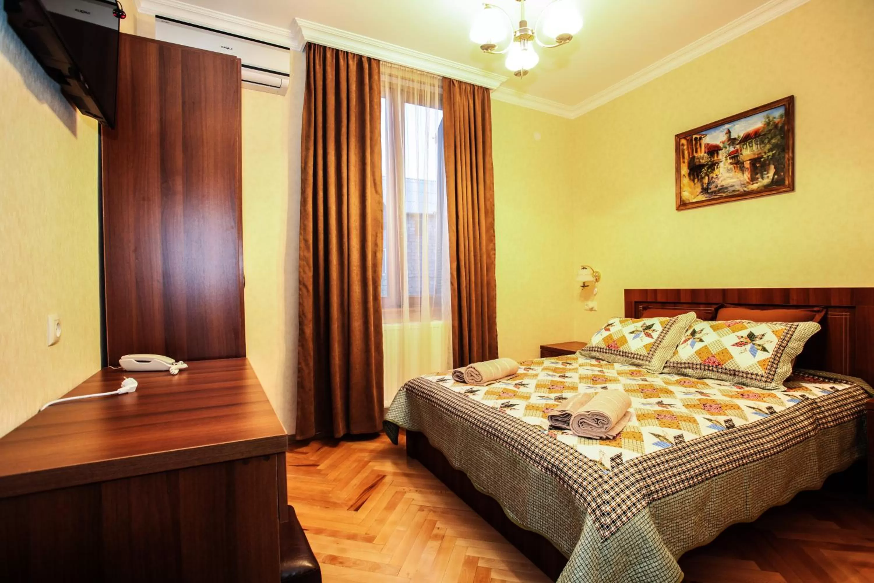 Photo of the whole room, Bed in Heyvany