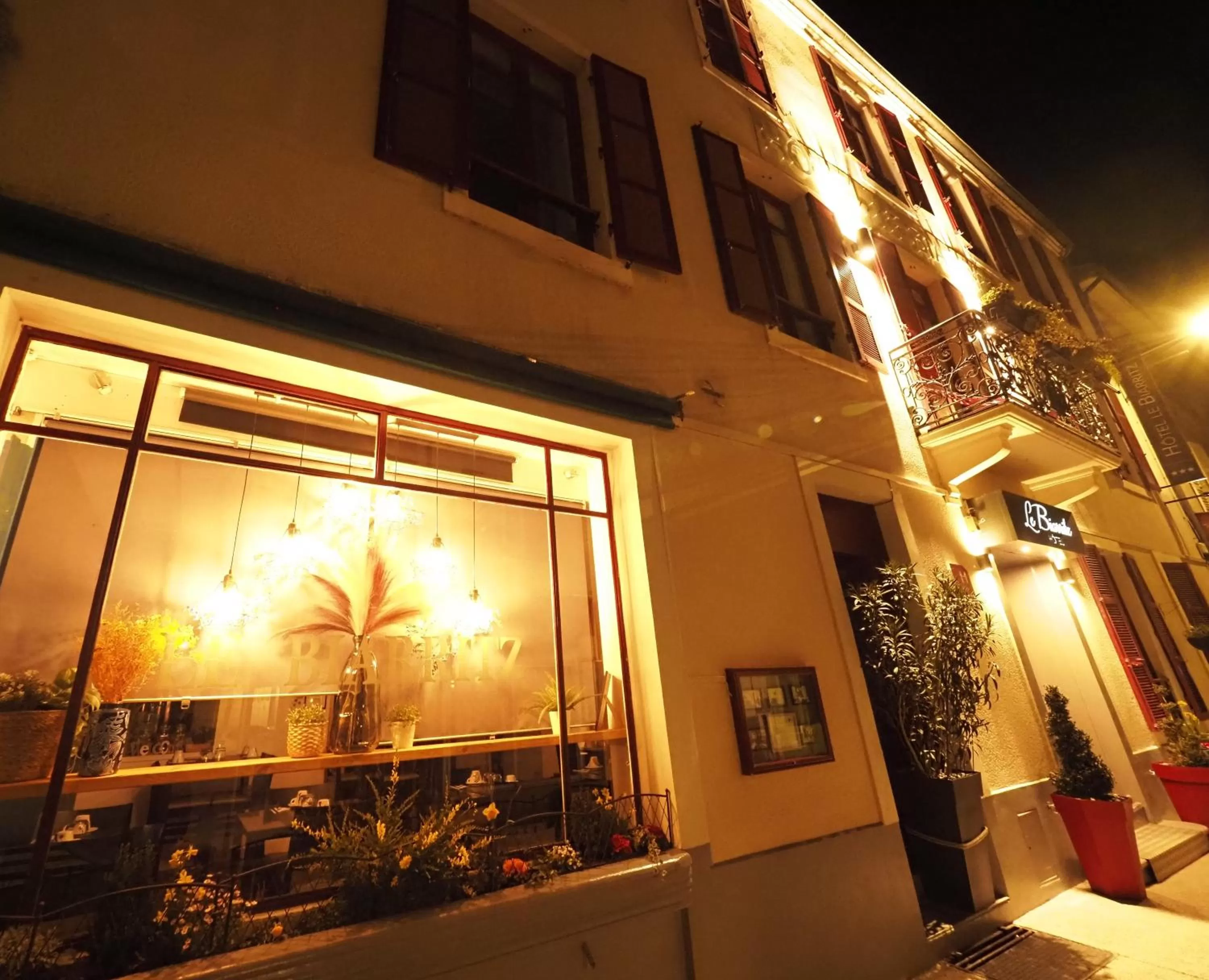 Property building in Hôtel Le Biarritz - Vichy