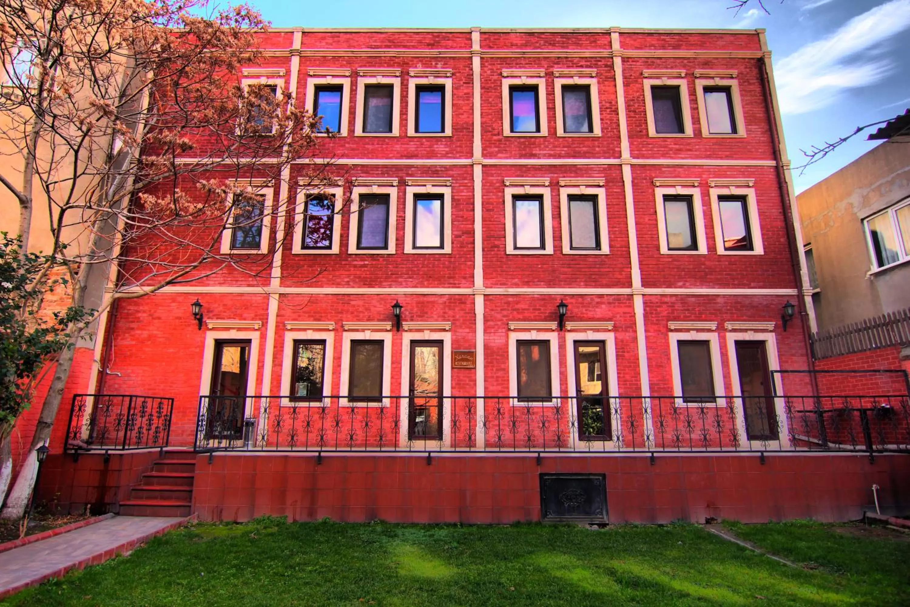 Facade/entrance in Kervansaray Canakkale Hotel - Special Category