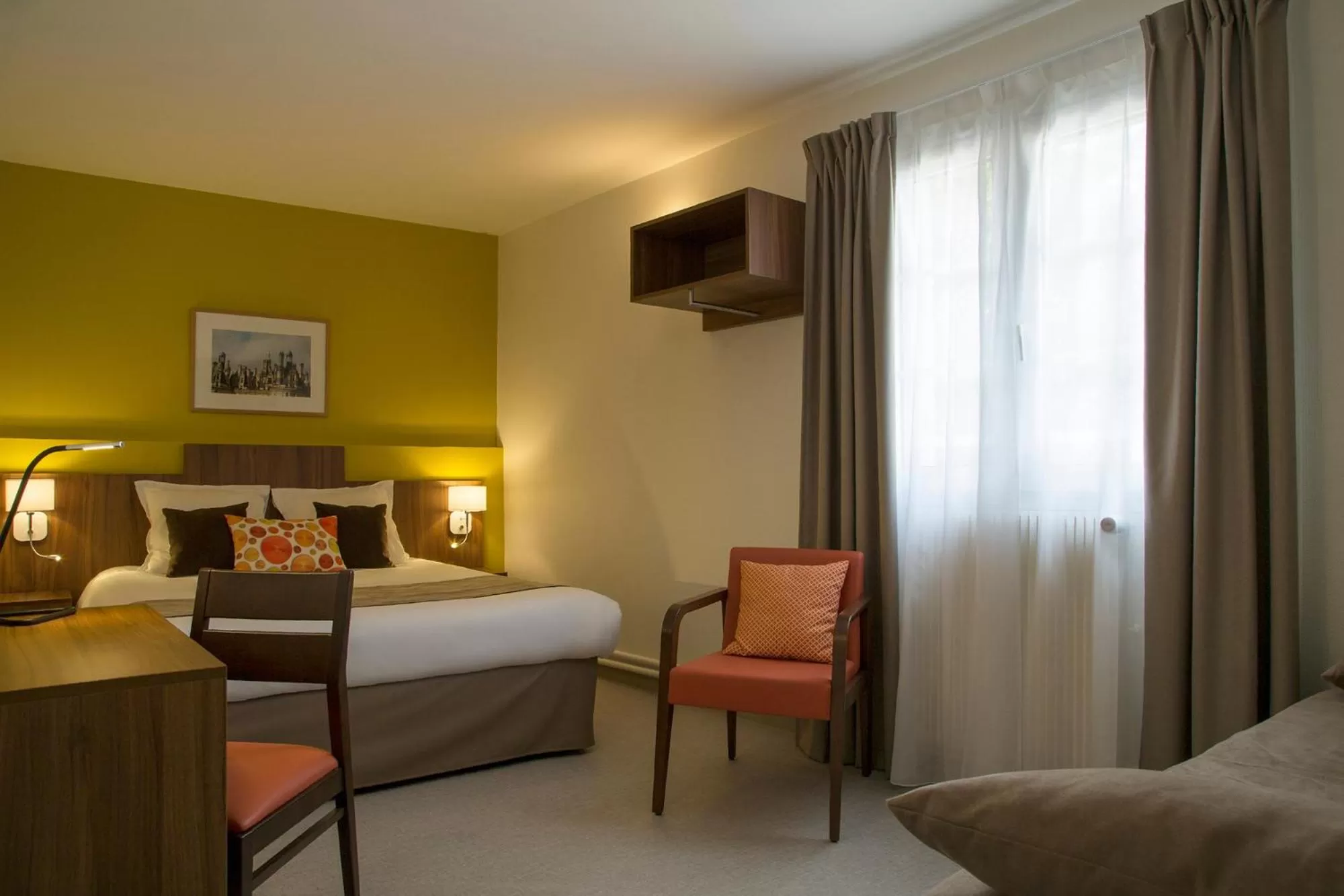 Bedroom, Bed in Logis Hôtel Chaptal, Amboise