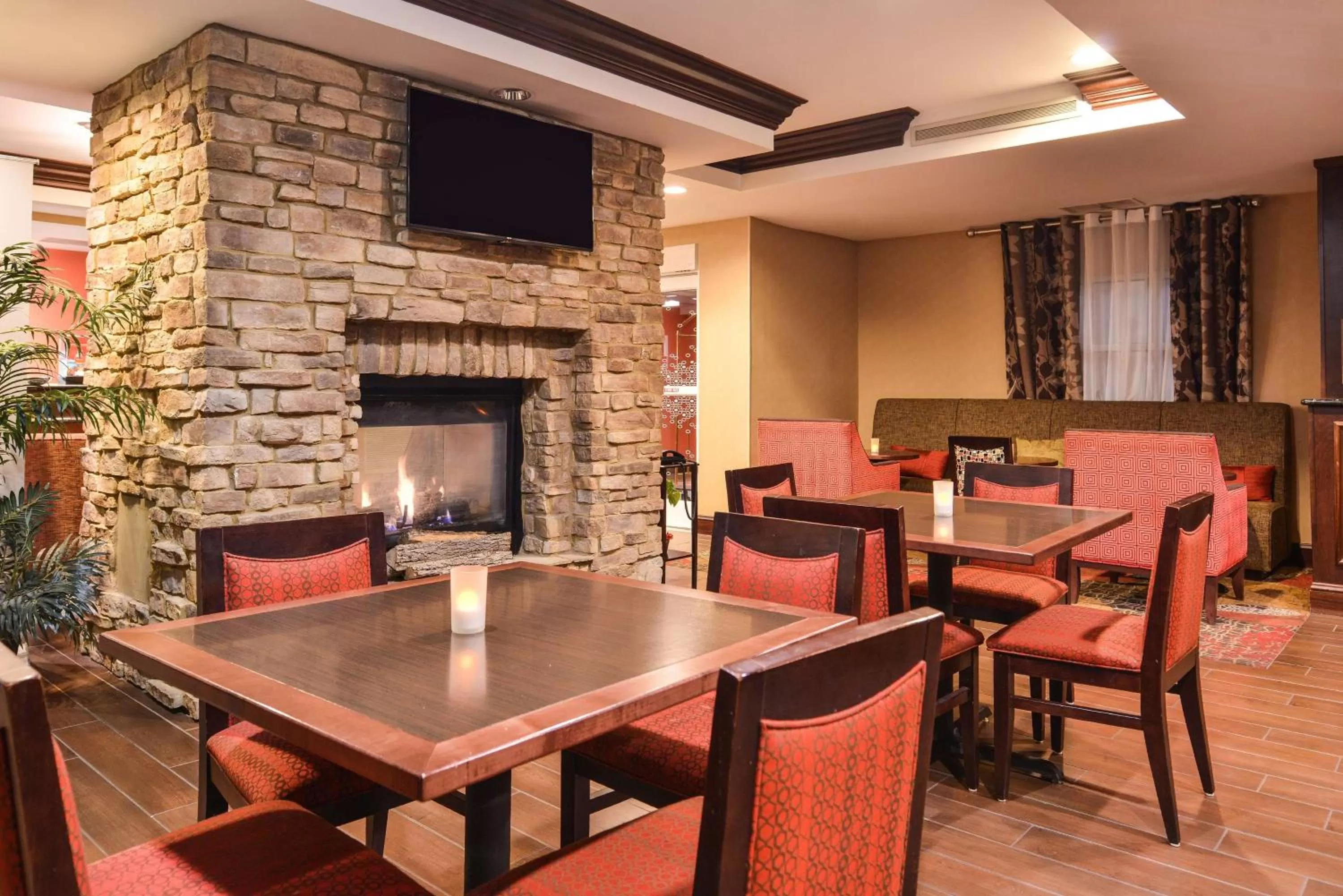 Lobby or reception in Hampton Inn Statesville