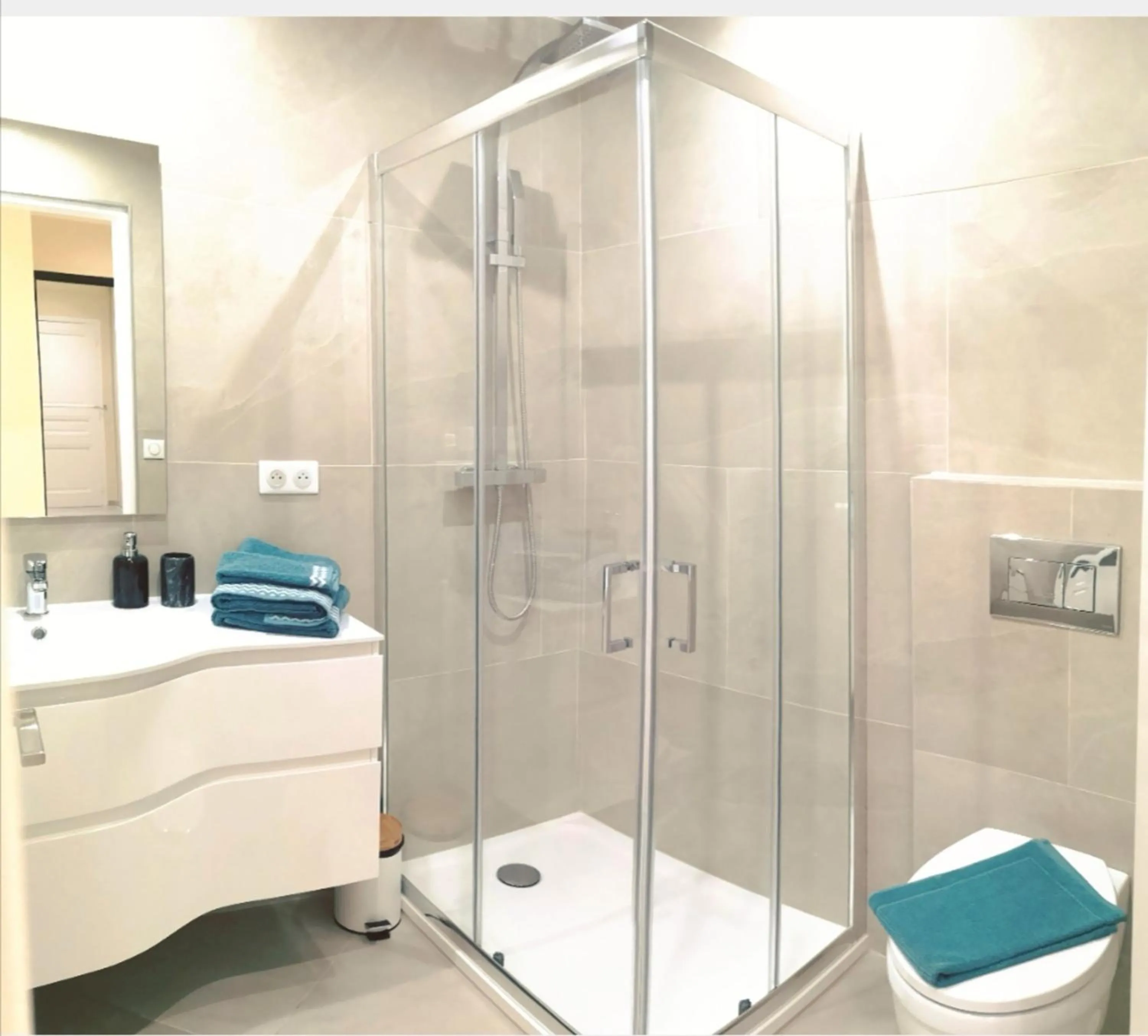 Bathroom in Meyerbeer Beach