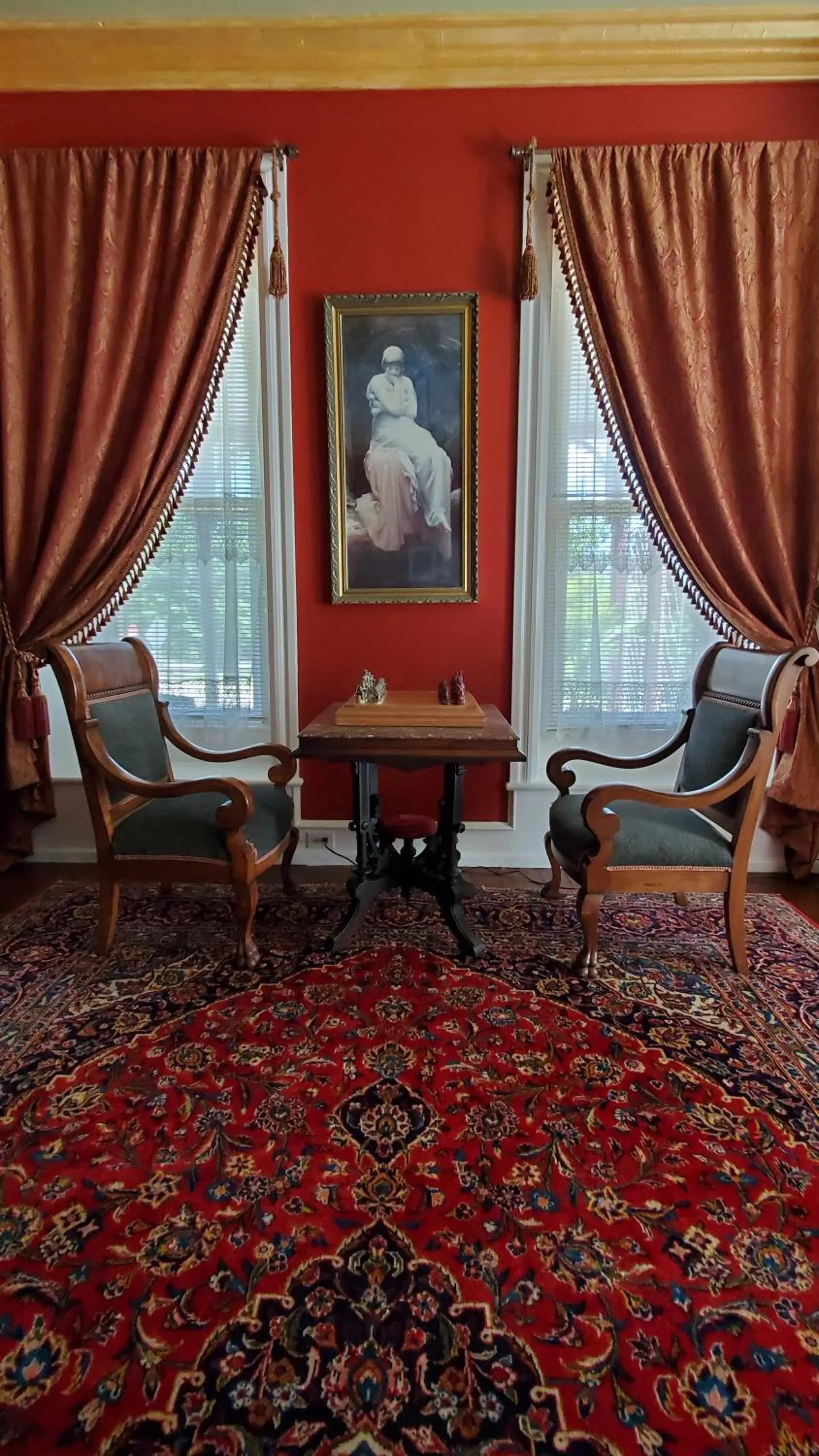 Library in Gifford-Risley House Bed and Breakfast