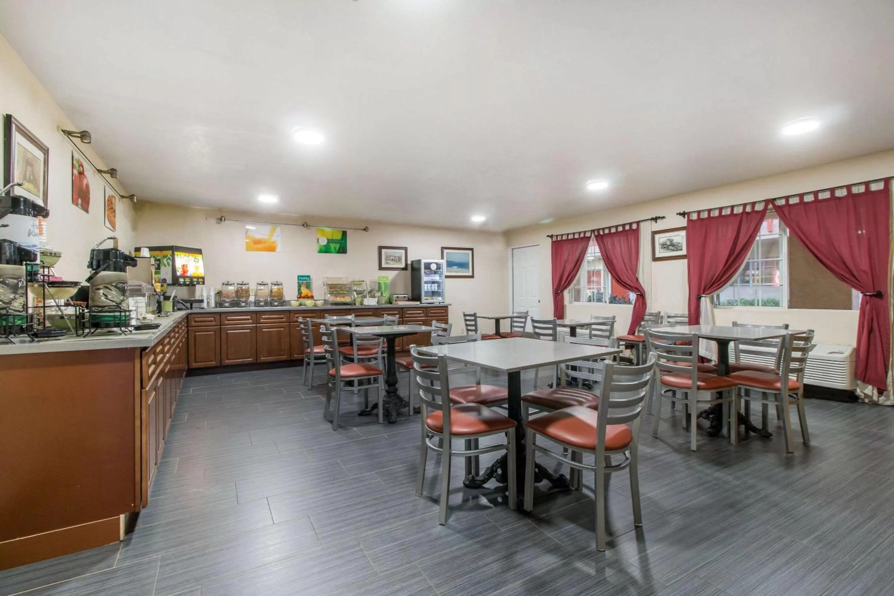 Restaurant/places to eat in Quality Inn & Suites Crescent City Redwood Coast