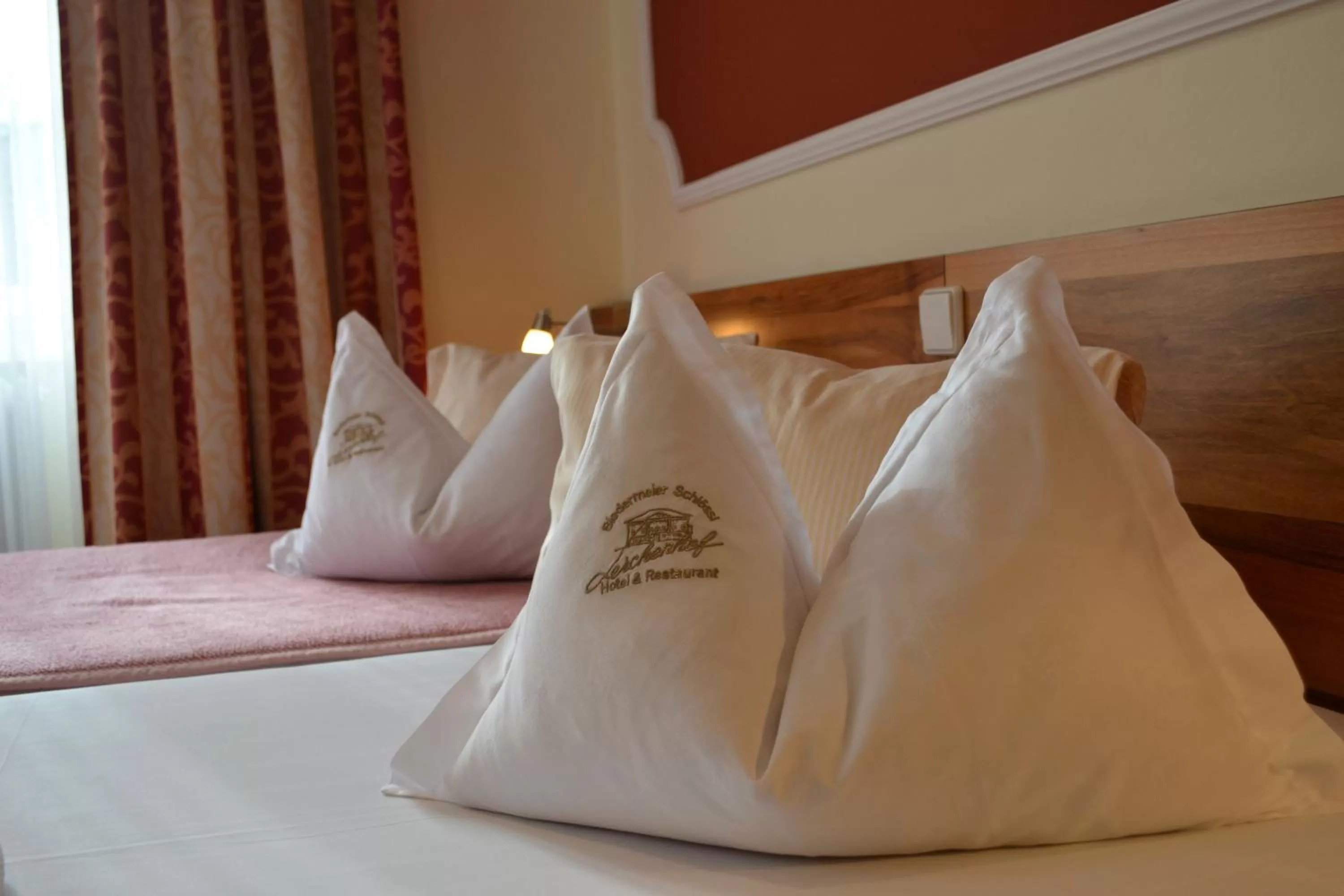 Bed in Hotel Schloss Lerchenhof