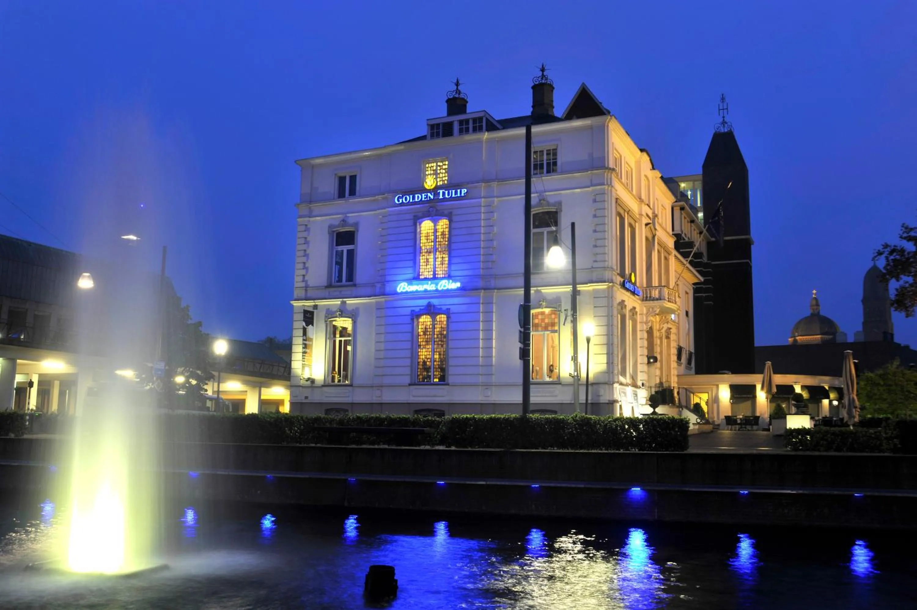 Property building in Golden Tulip West Ende