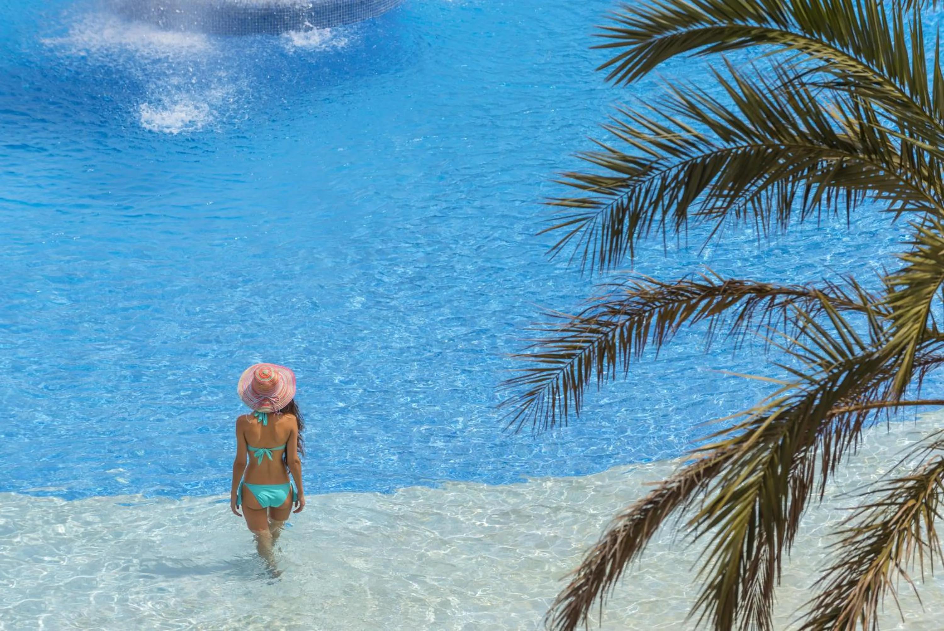 Swimming pool in Costa Encantada Resort & Suites