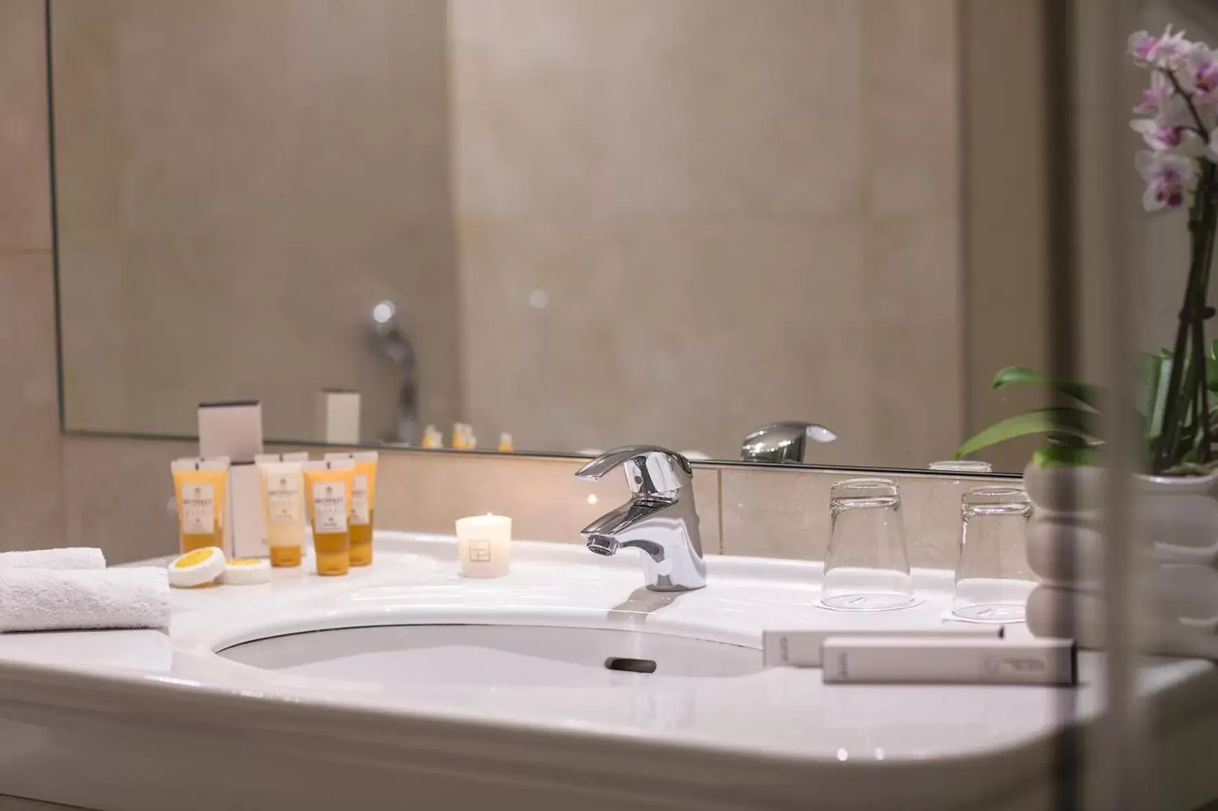 Classic Queen Room - Reservation Needed - Spa Access Included in Impérial Palace Classic Queen Room - Reservation Needed - Spa Access Included in Impérial Palace