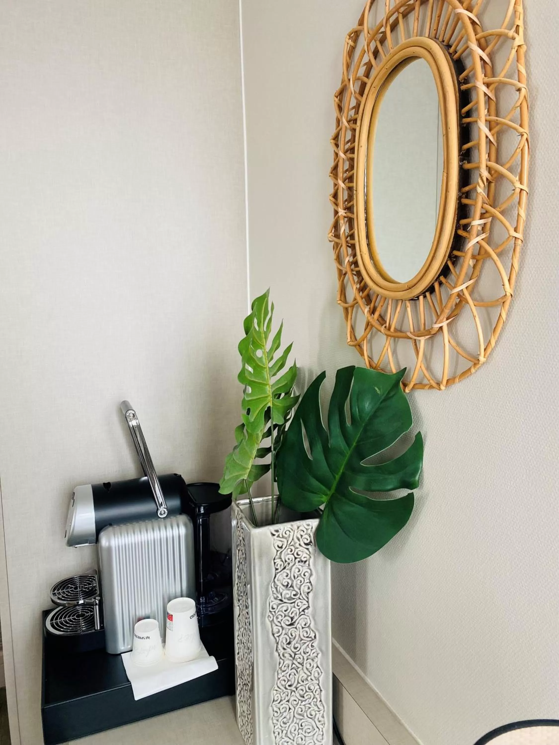 Coffee/tea facilities in Logis Hôtel Marguerite