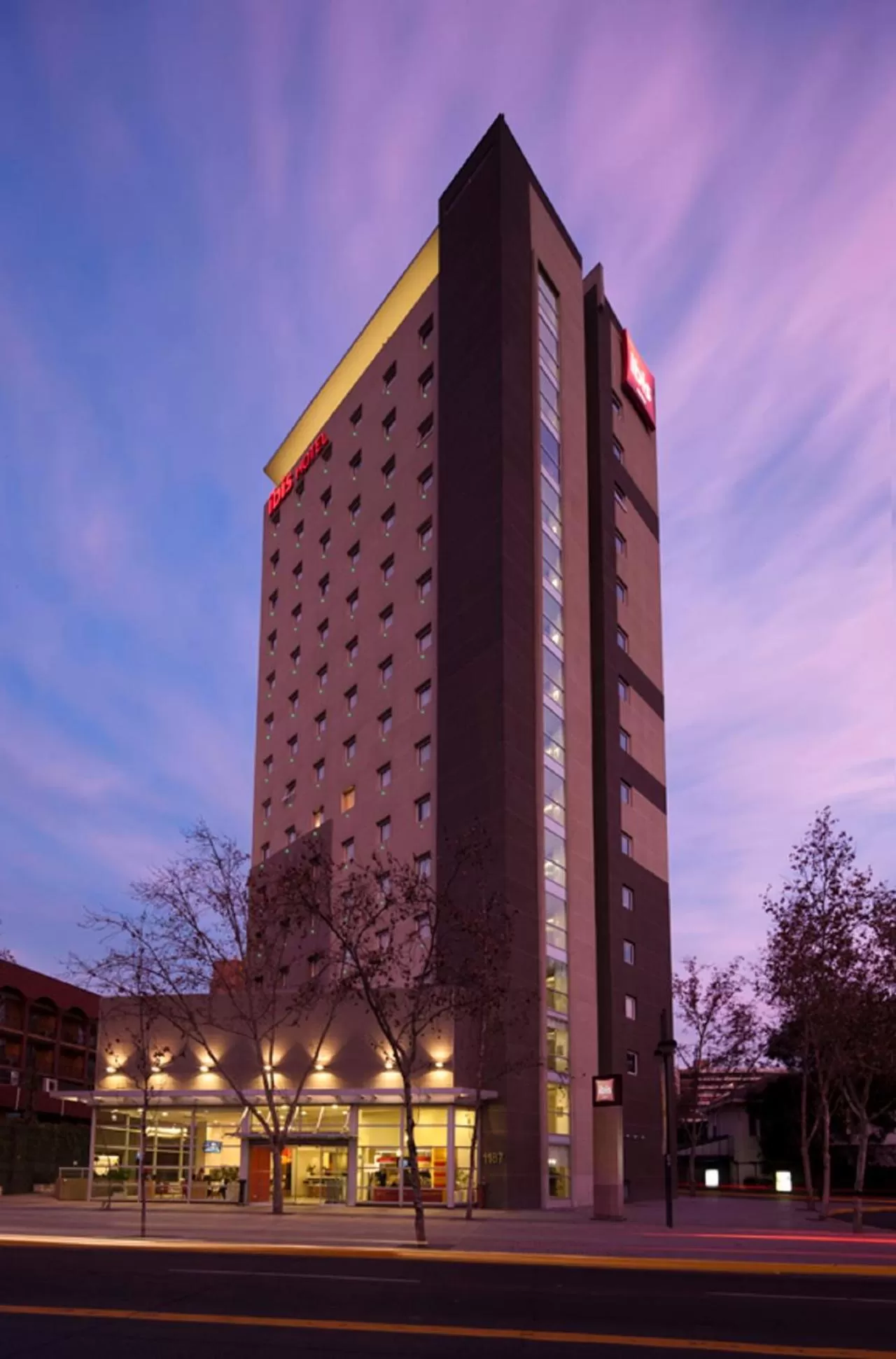 Property building in ibis Santiago Providencia
