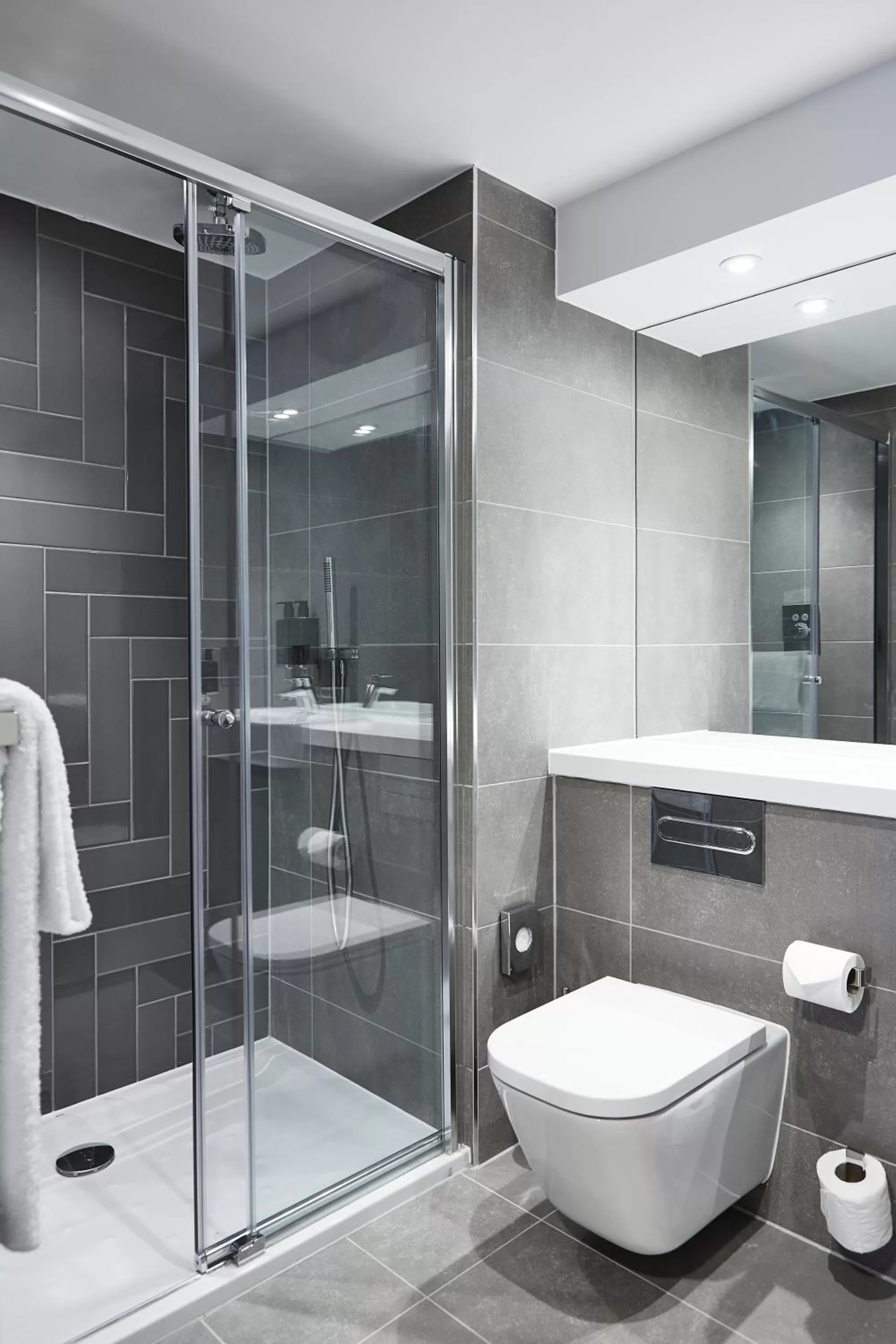 Shower in Roomzzz York City