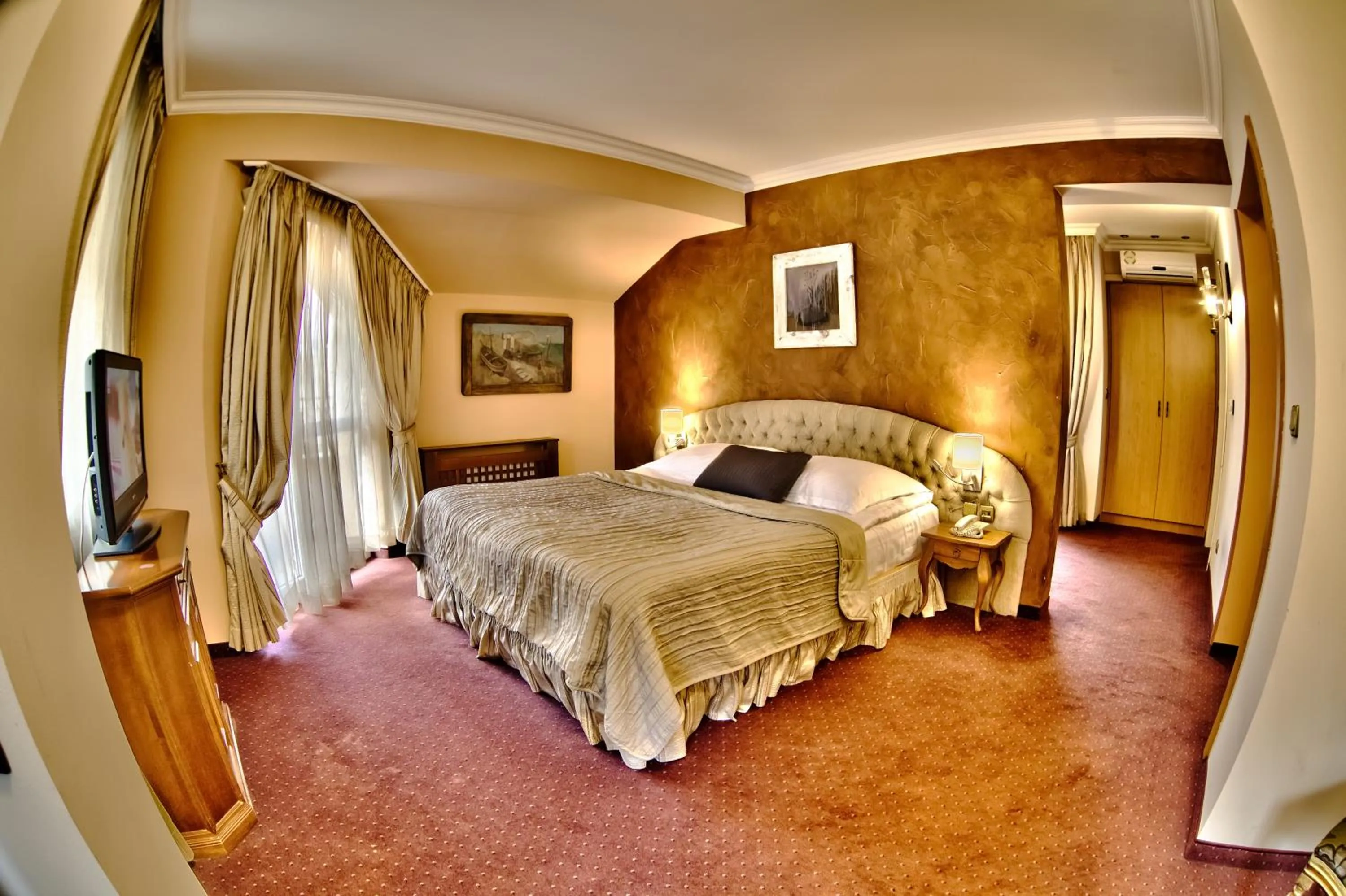 Toilet, Bed in Meg-Lozenetz Hotel