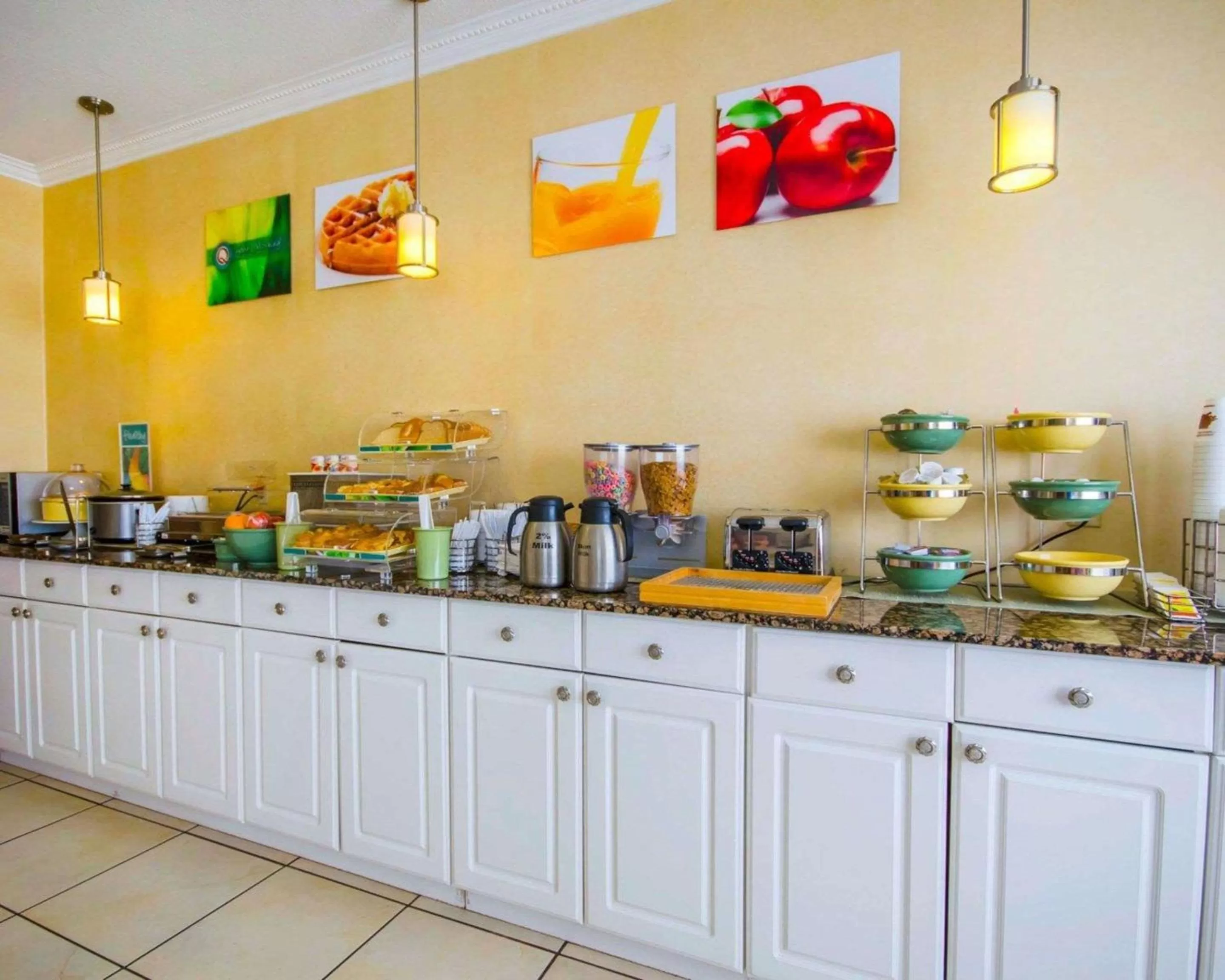 Restaurant/places to eat in Quality Inn Evansville Eastland Area