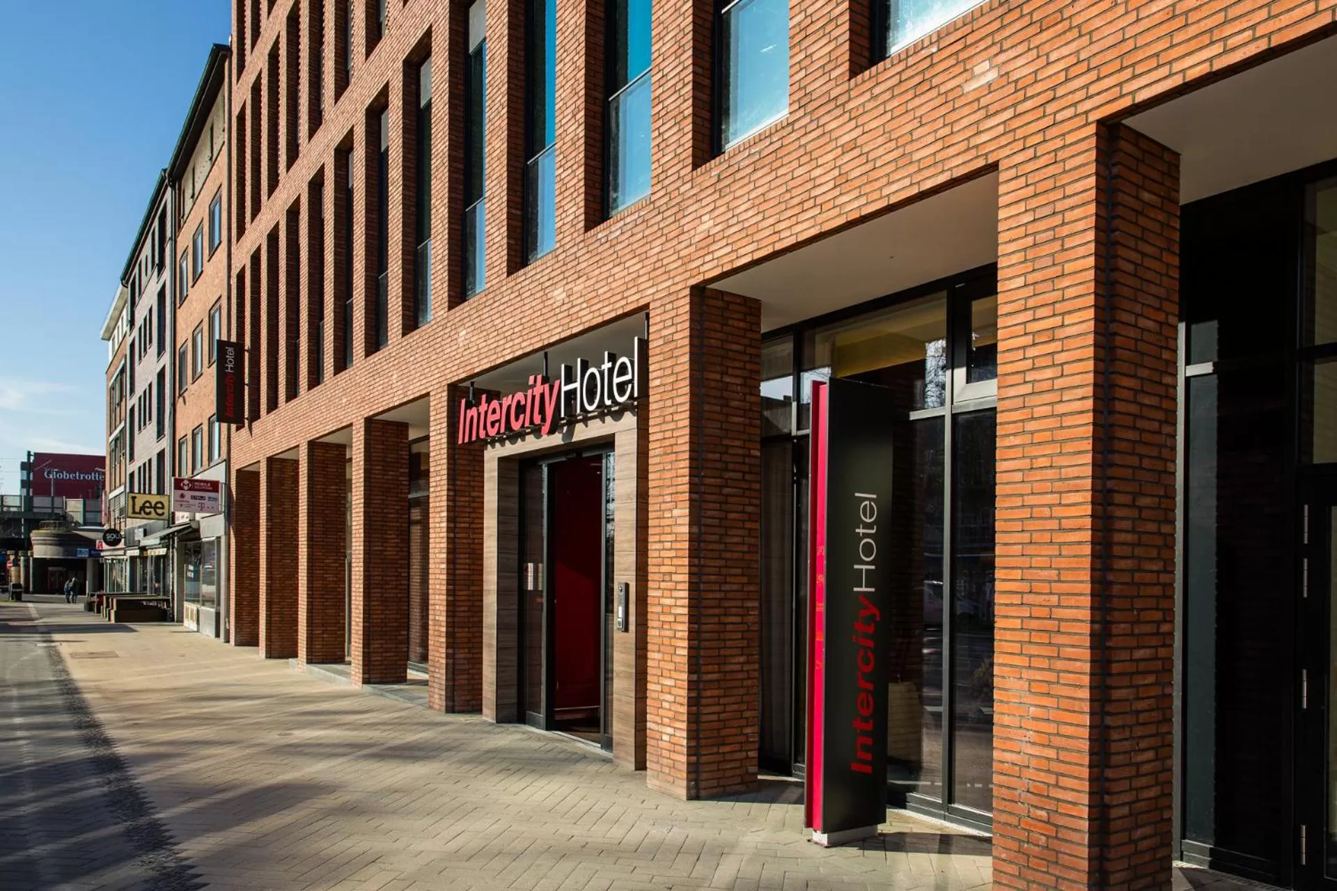 Facade/entrance in IntercityHotel Hamburg-Barmbek