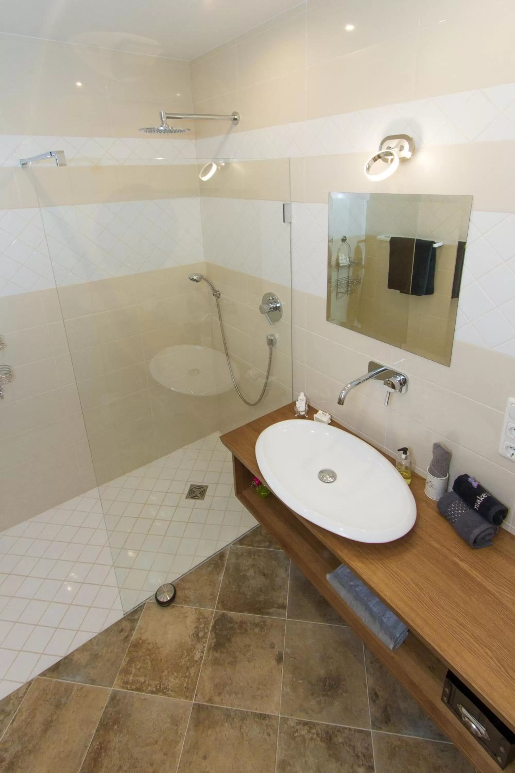 Photo of the whole room in Hotel Alpenblick