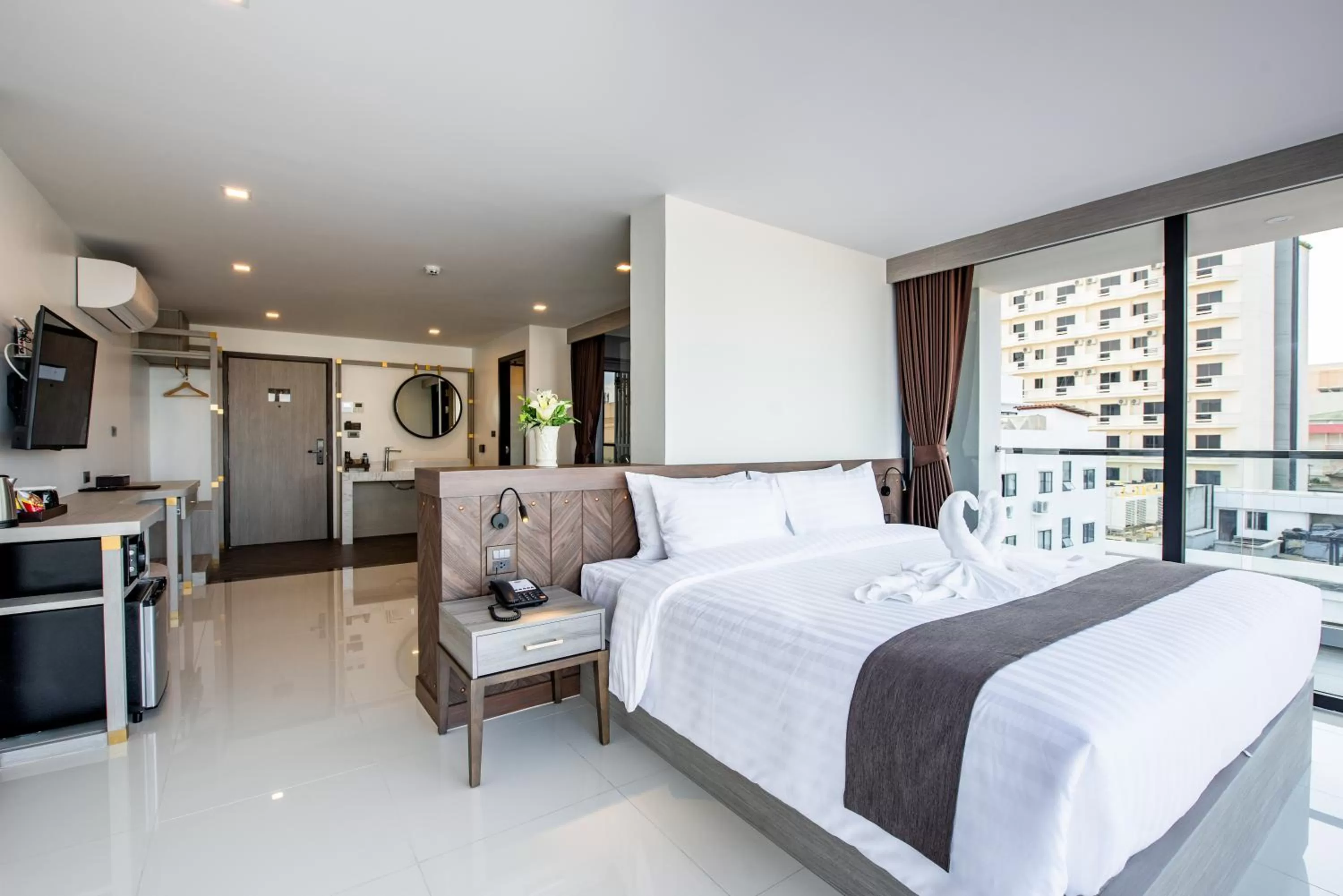 Bed in Blackwoods Hotel Pattaya - SHA Extra Plus