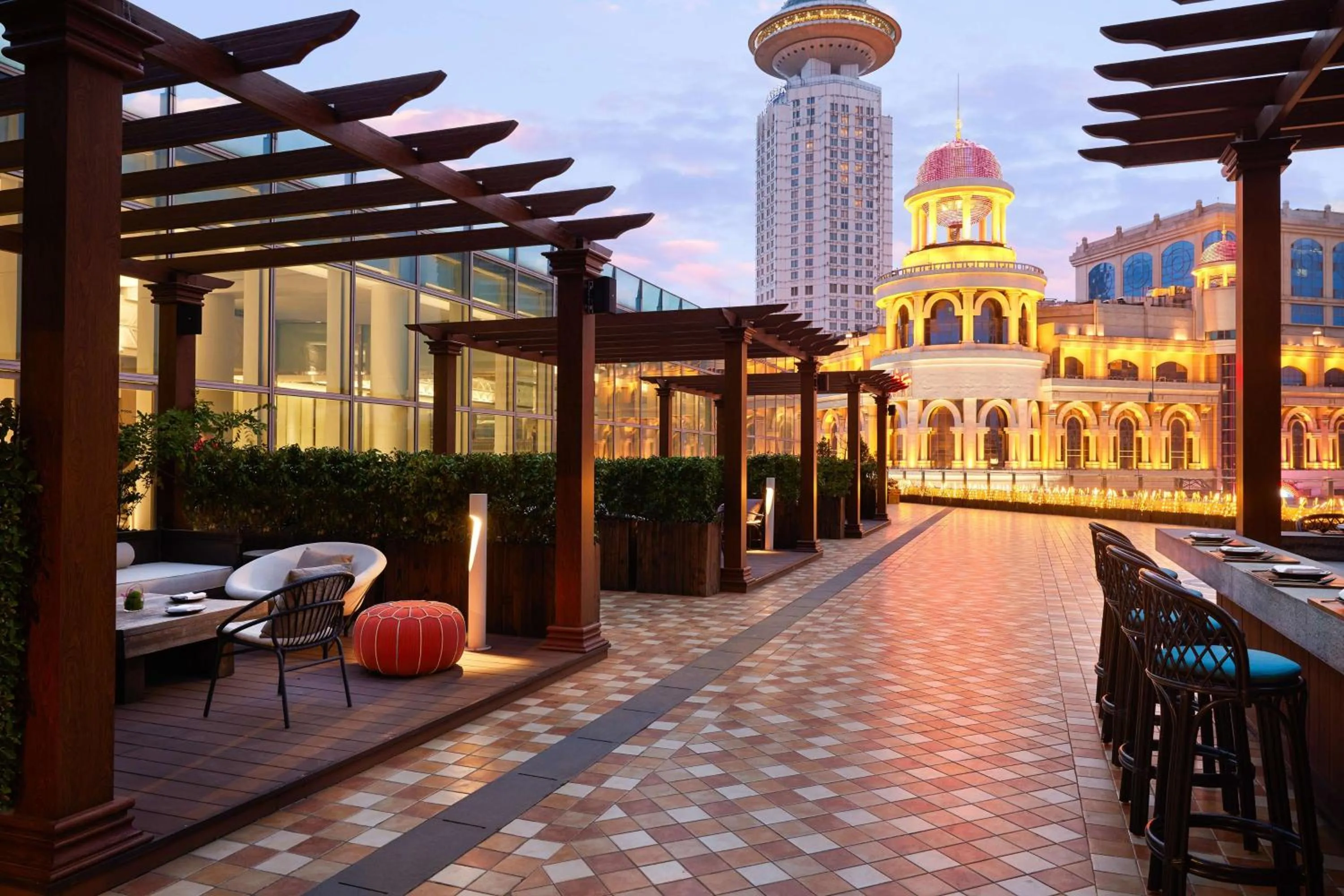 Lounge or bar in Conrad Shanghai