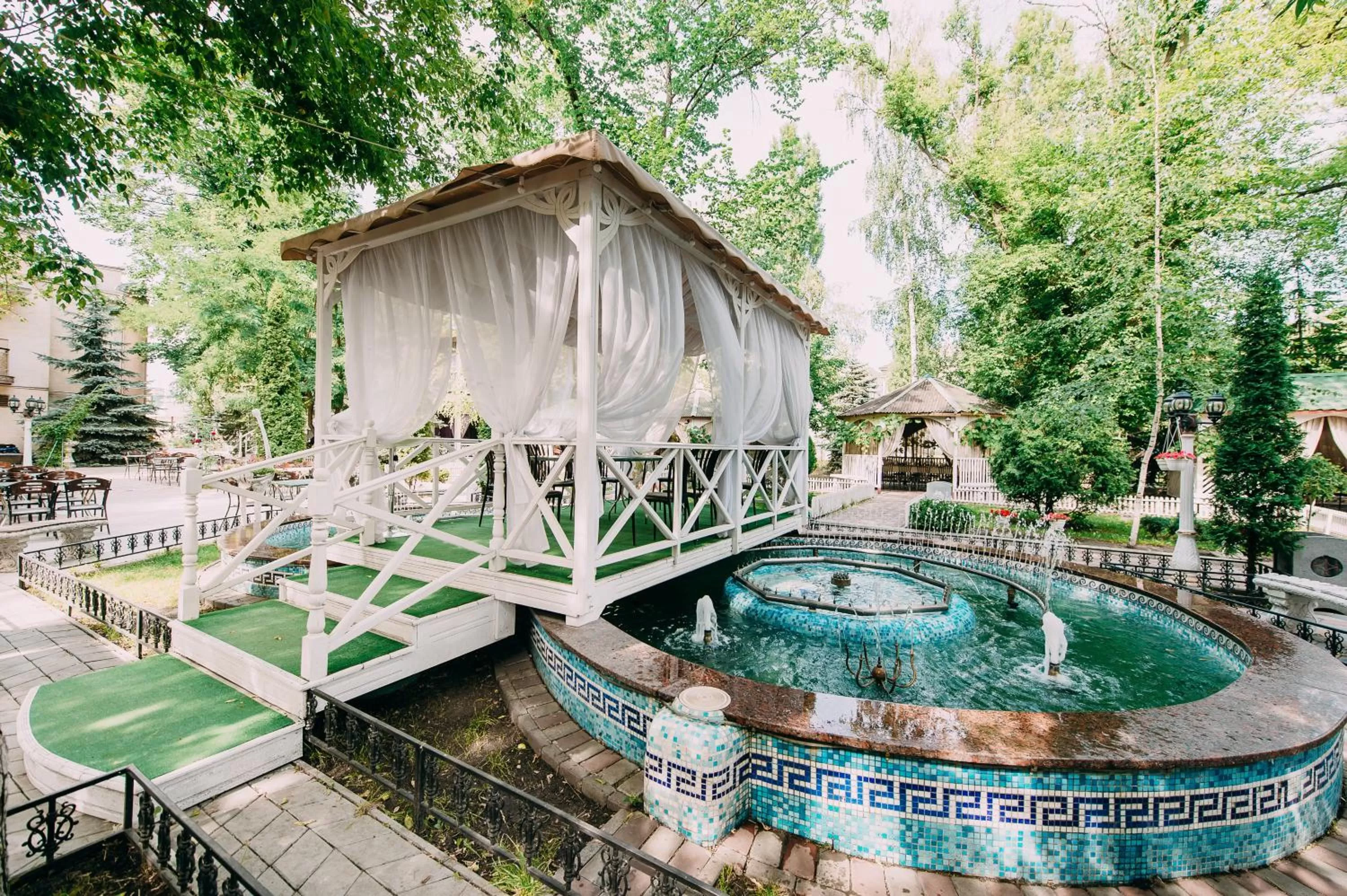 Swimming Pool in Urartu Hotel