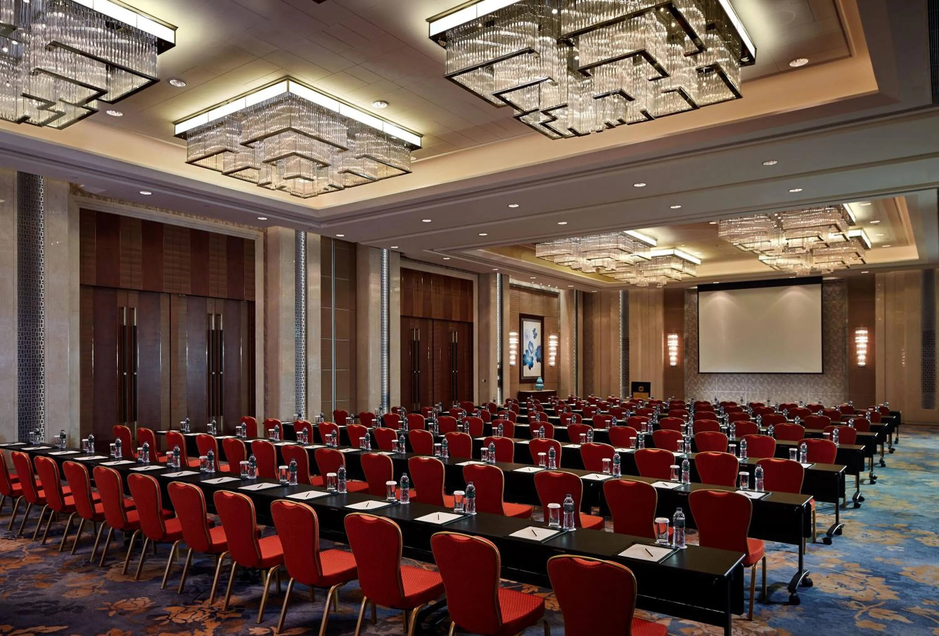 Banquet/Function facilities in Shangri-La Nanchang丨All room offer river views Just one stop from the Pavilion of Prince Teng